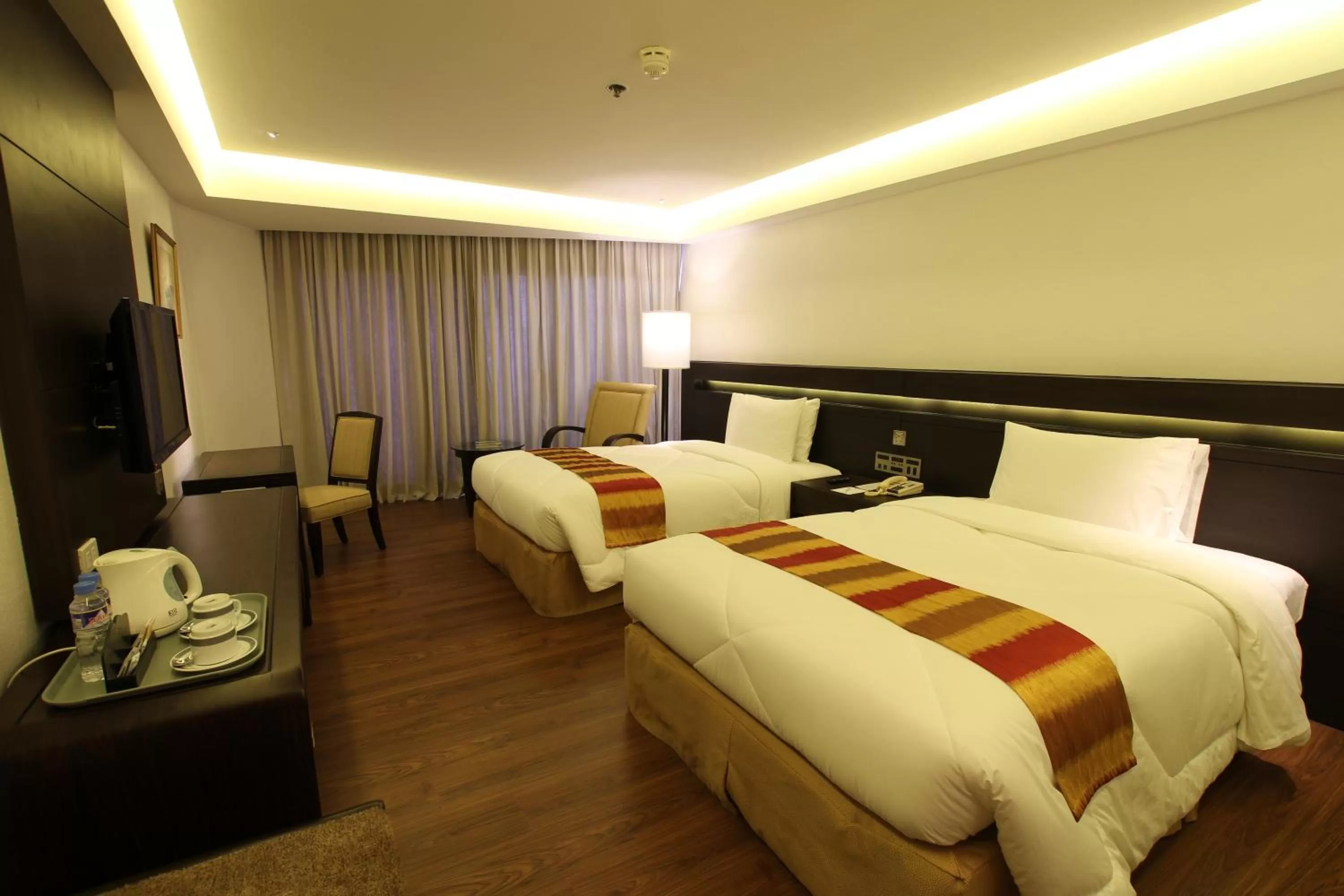 Photo of the whole room in Century Park Hotel