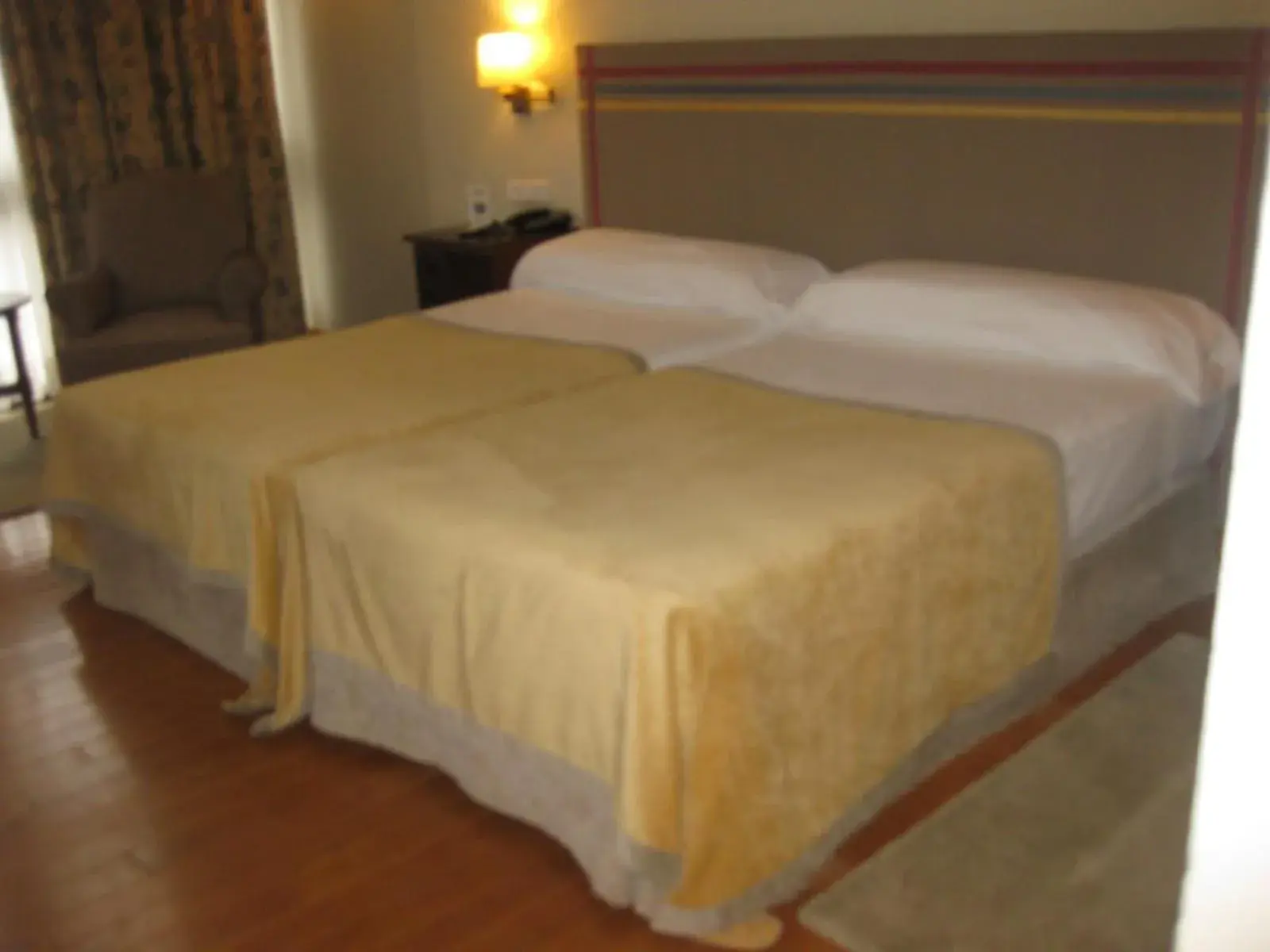 Photo of the whole room, Bed in Parador de Gijón