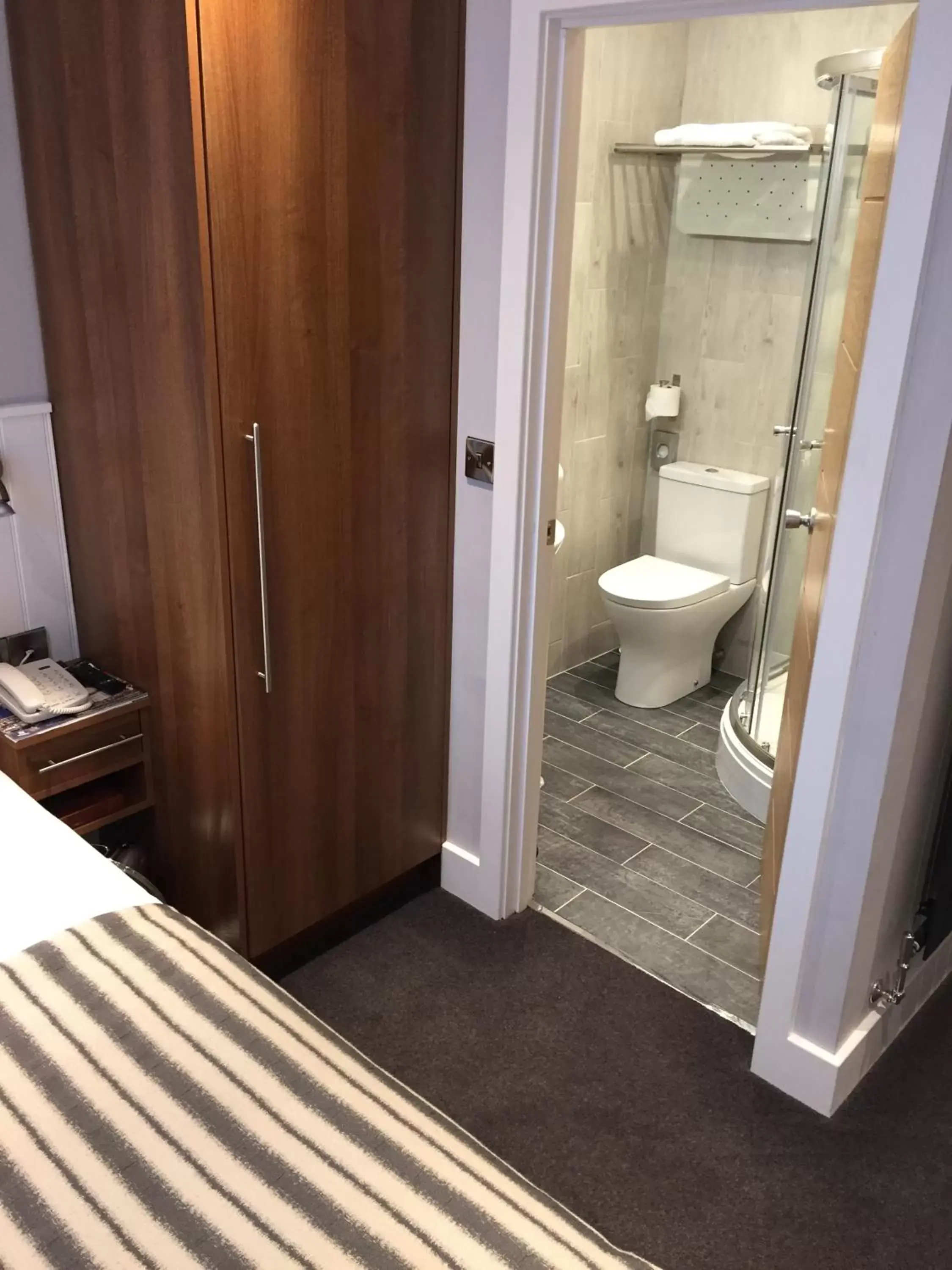 Bathroom in Carlton Hotel