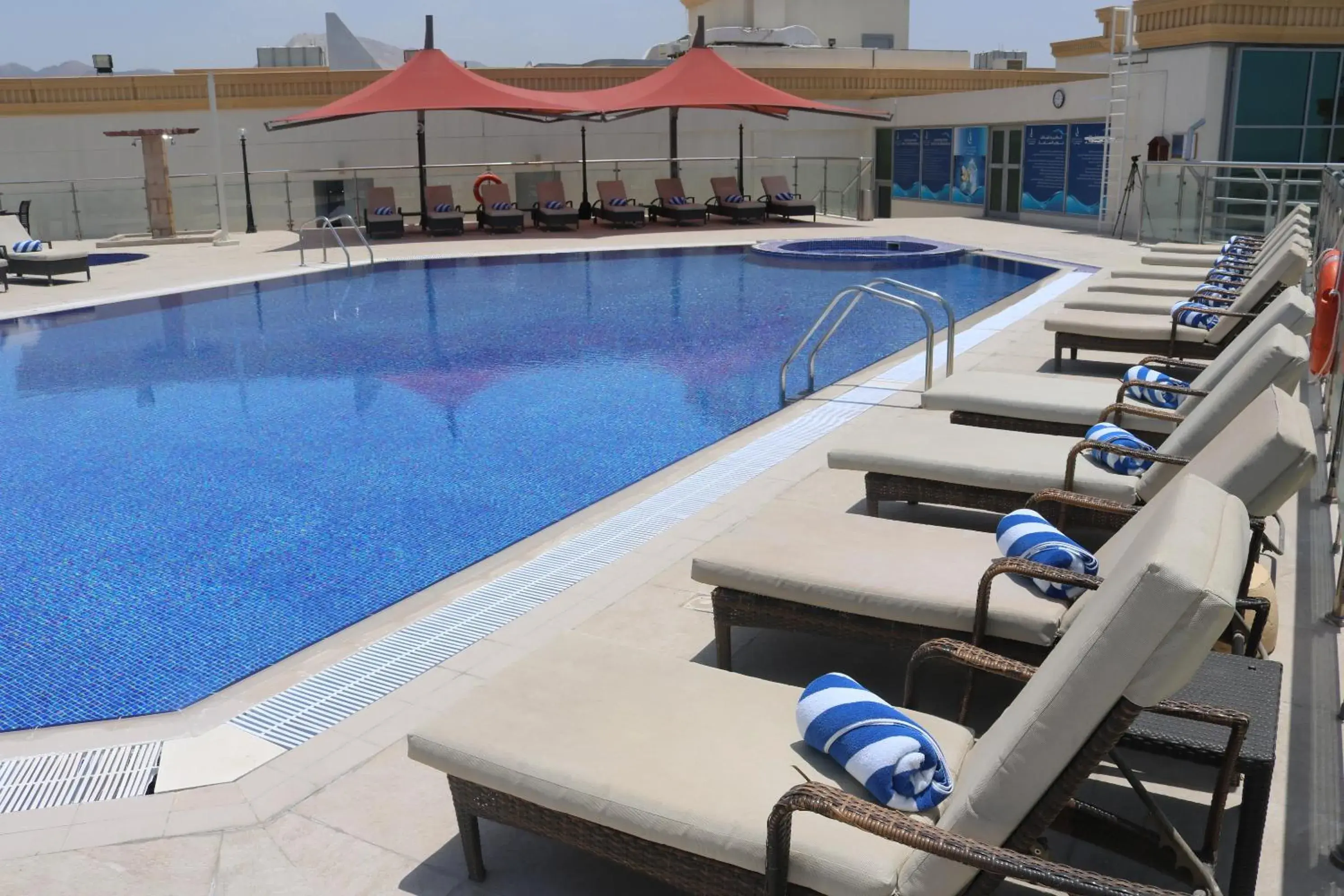 Pool view, Swimming Pool in City Seasons Hotel & Suites Muscat