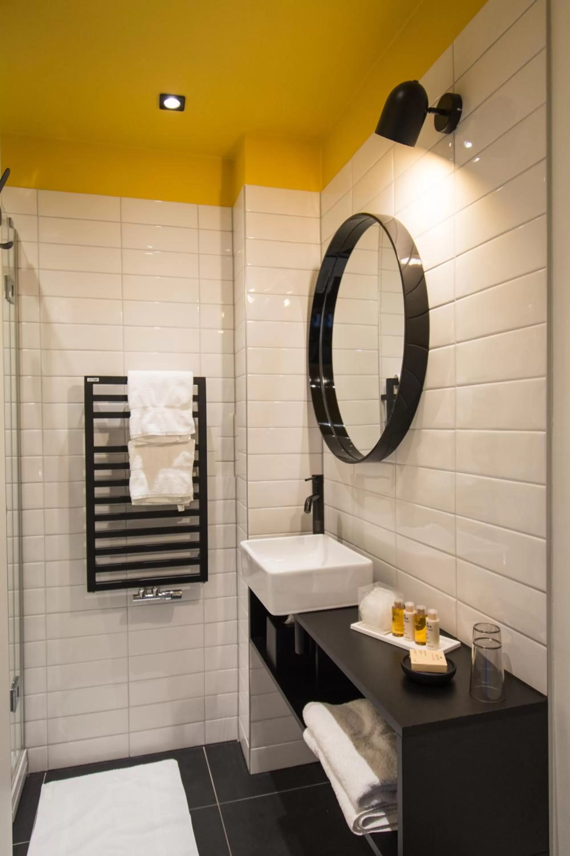 Bathroom in Hôtel Restaurant Vaillant proche Europapark Rulantica