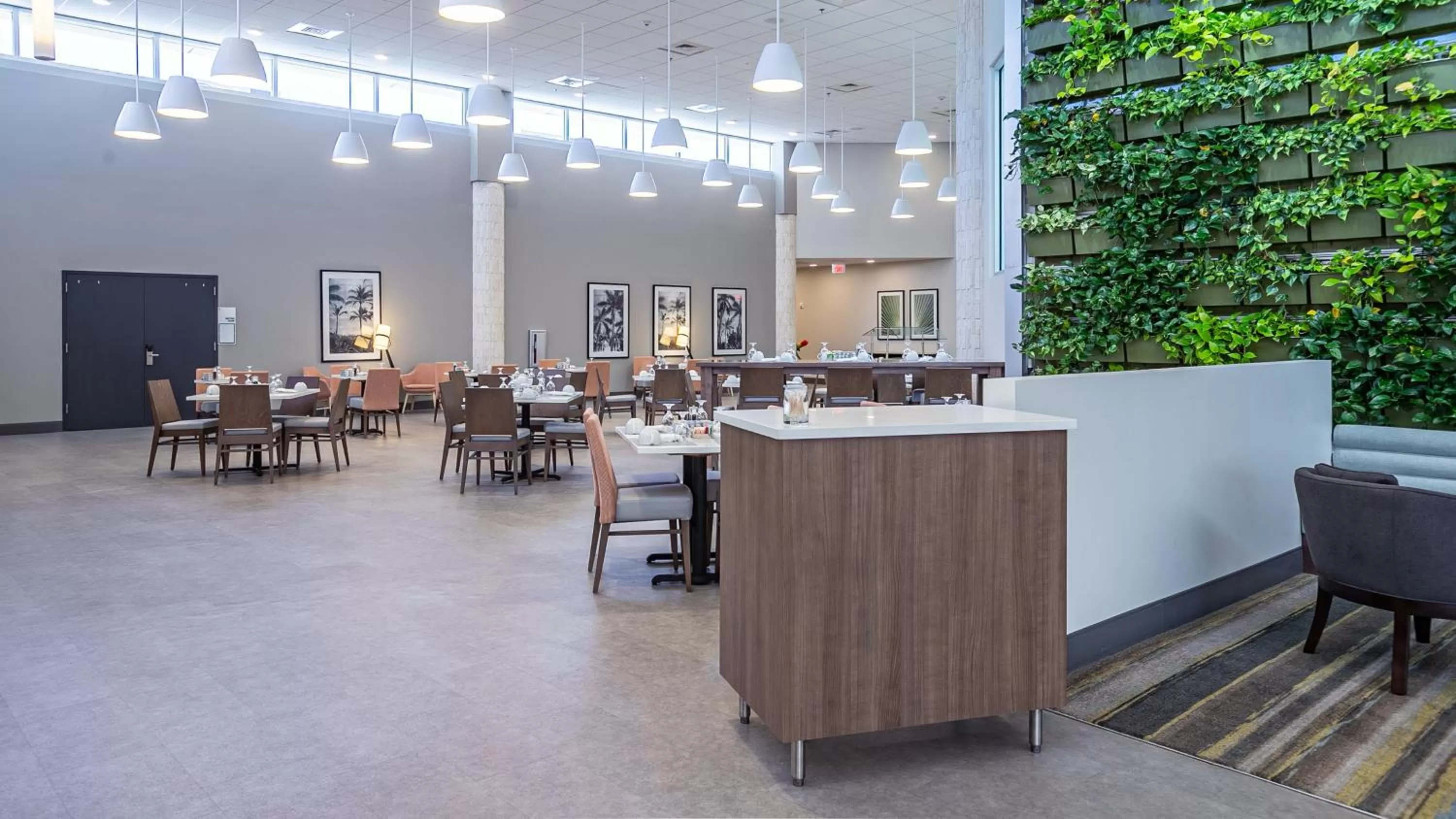 Restaurant/places to eat in Holiday Inn Panama City by IHG