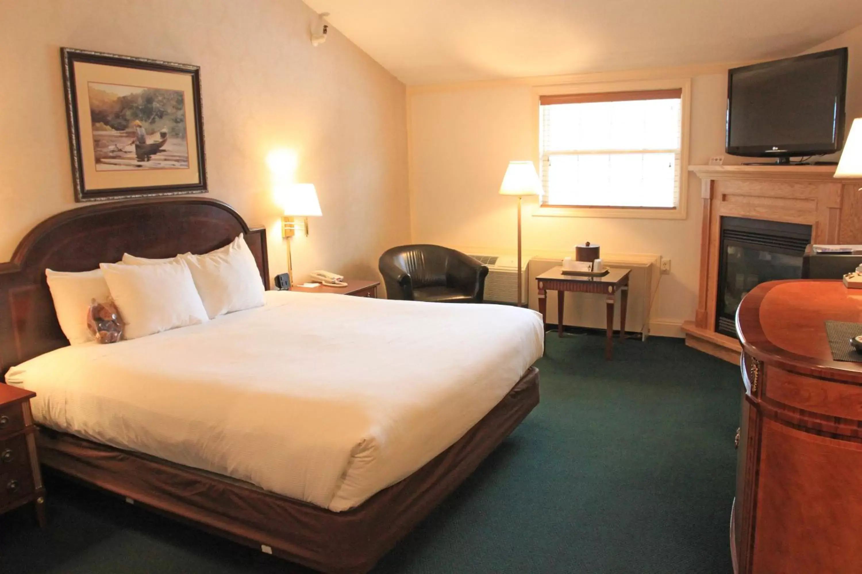 Other, Bed in Fireside Inn & Suites Waterville