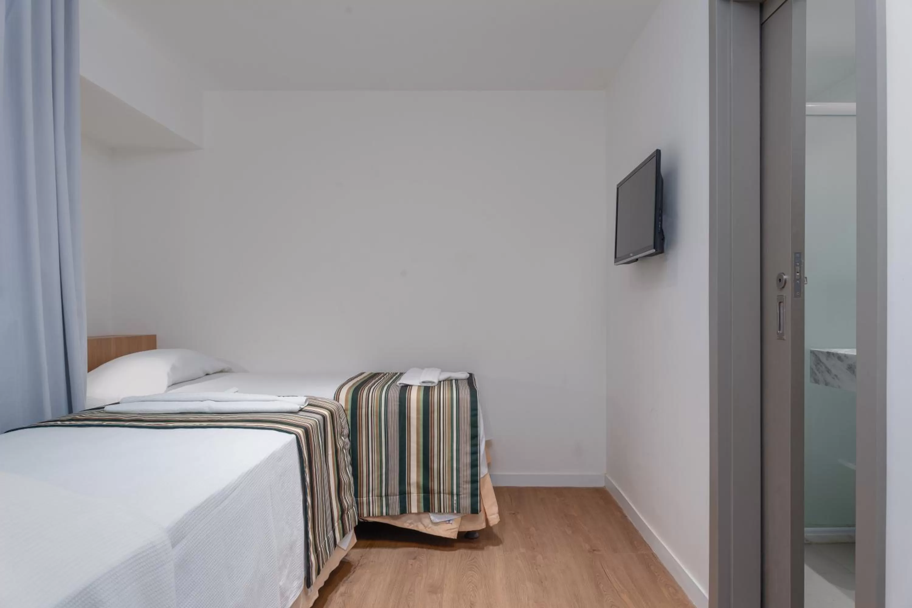 Bedroom, Bed in Vistamar Hotel