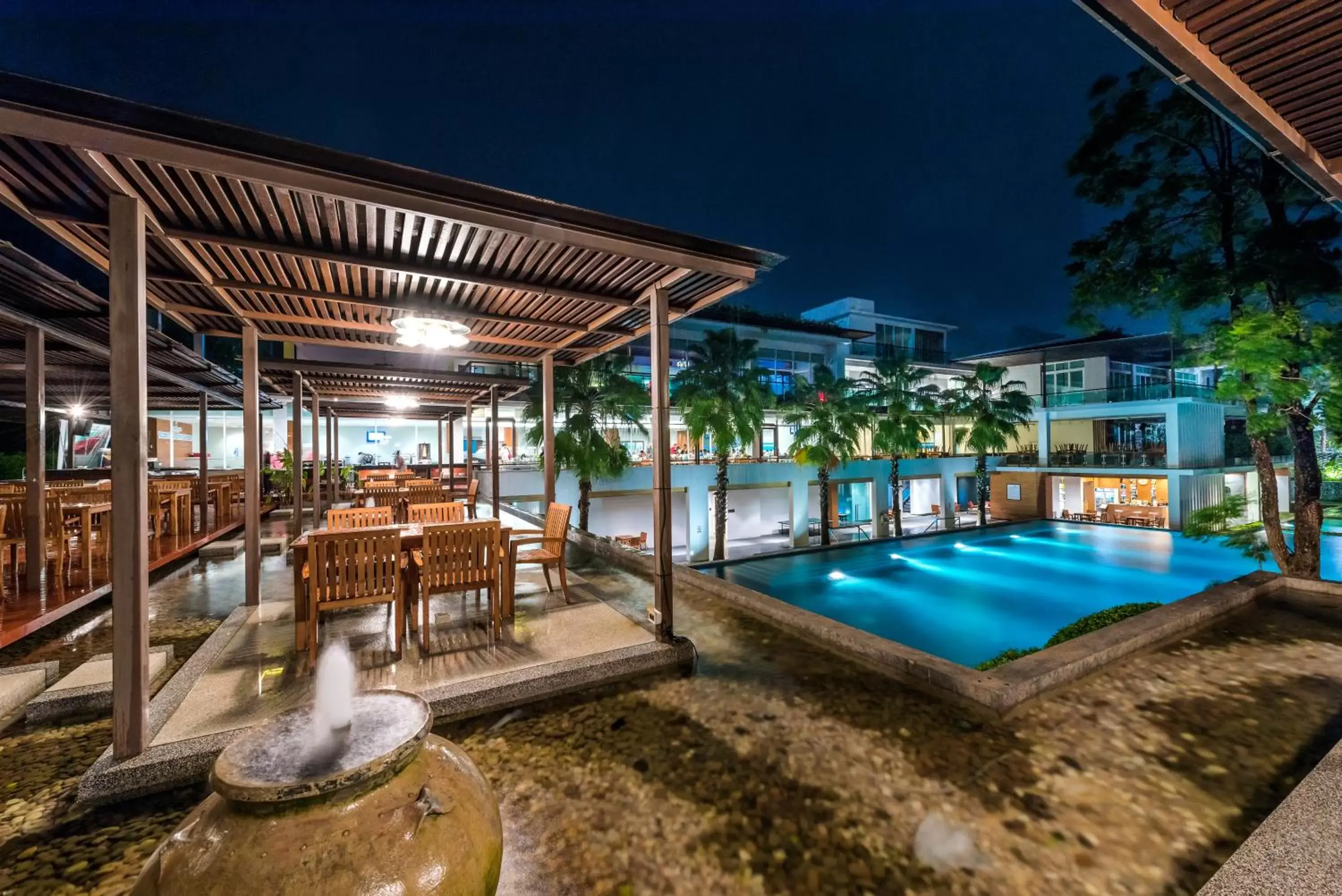 Restaurant/places to eat, Swimming Pool in Wyndham Sea Pearl Resort, Phuket