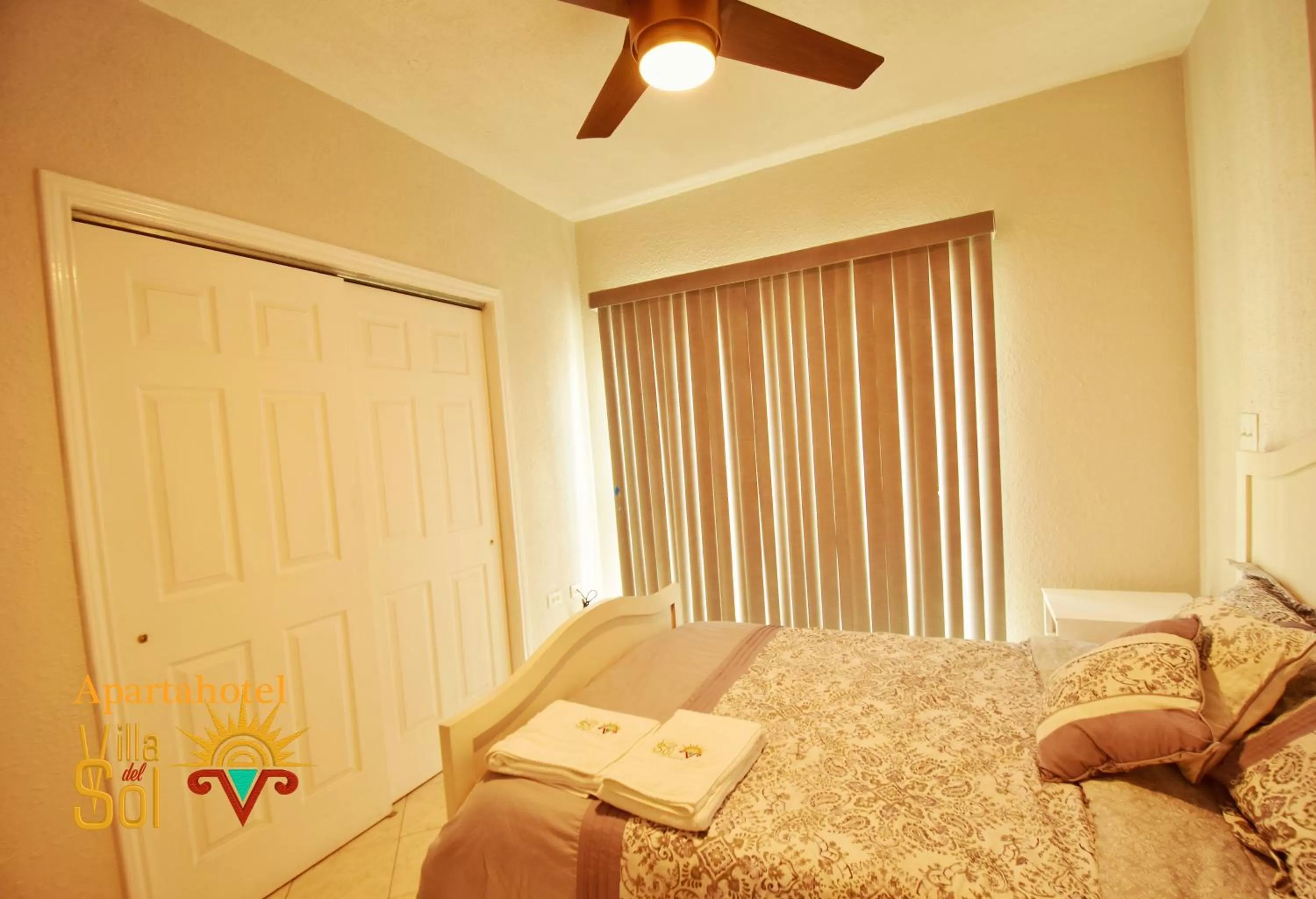 Bed in Villa Del Sol