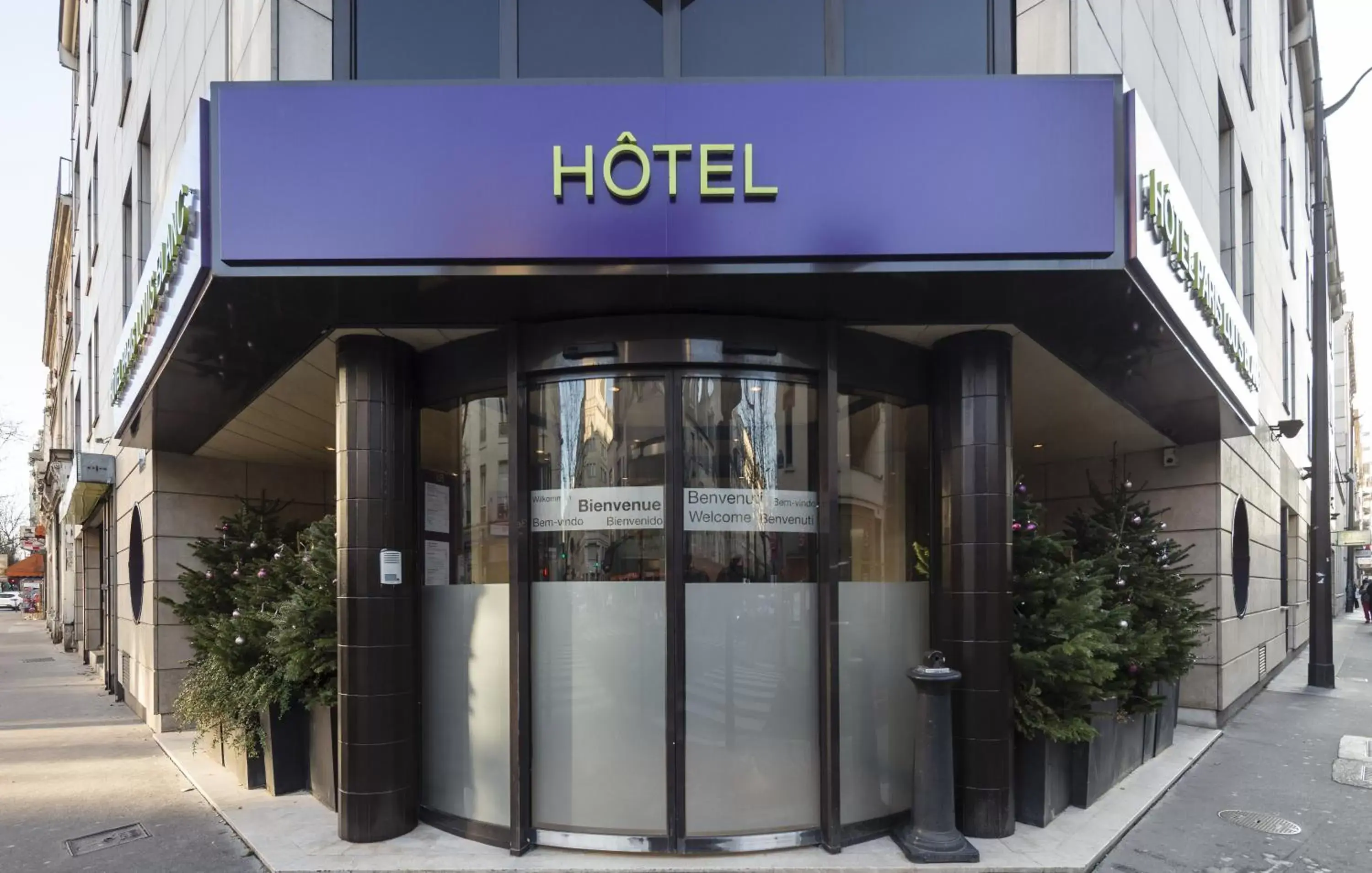 Facade/entrance in Hotel Paris Louis Blanc