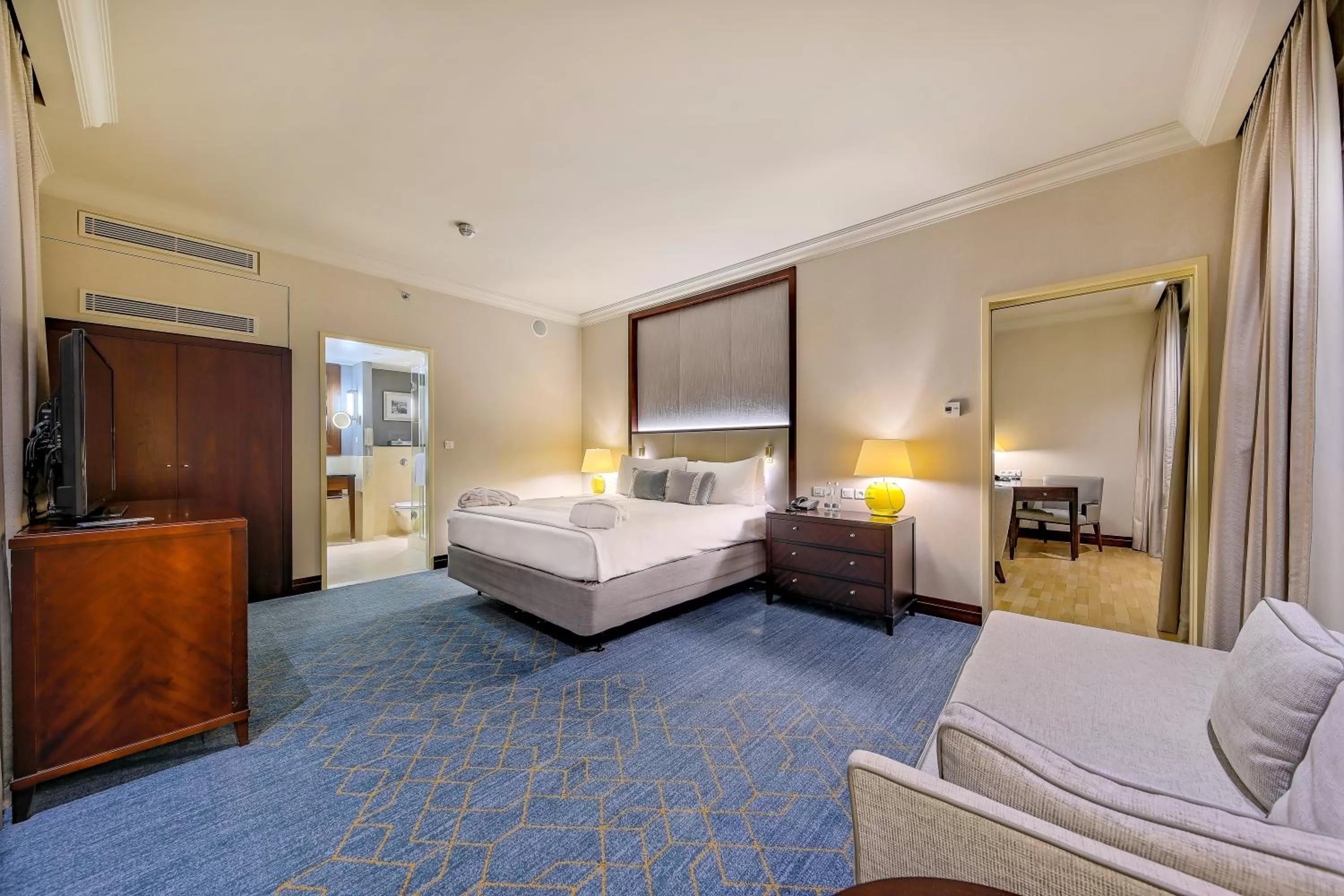 Bedroom, Bed in InterContinental Warszawa by IHG