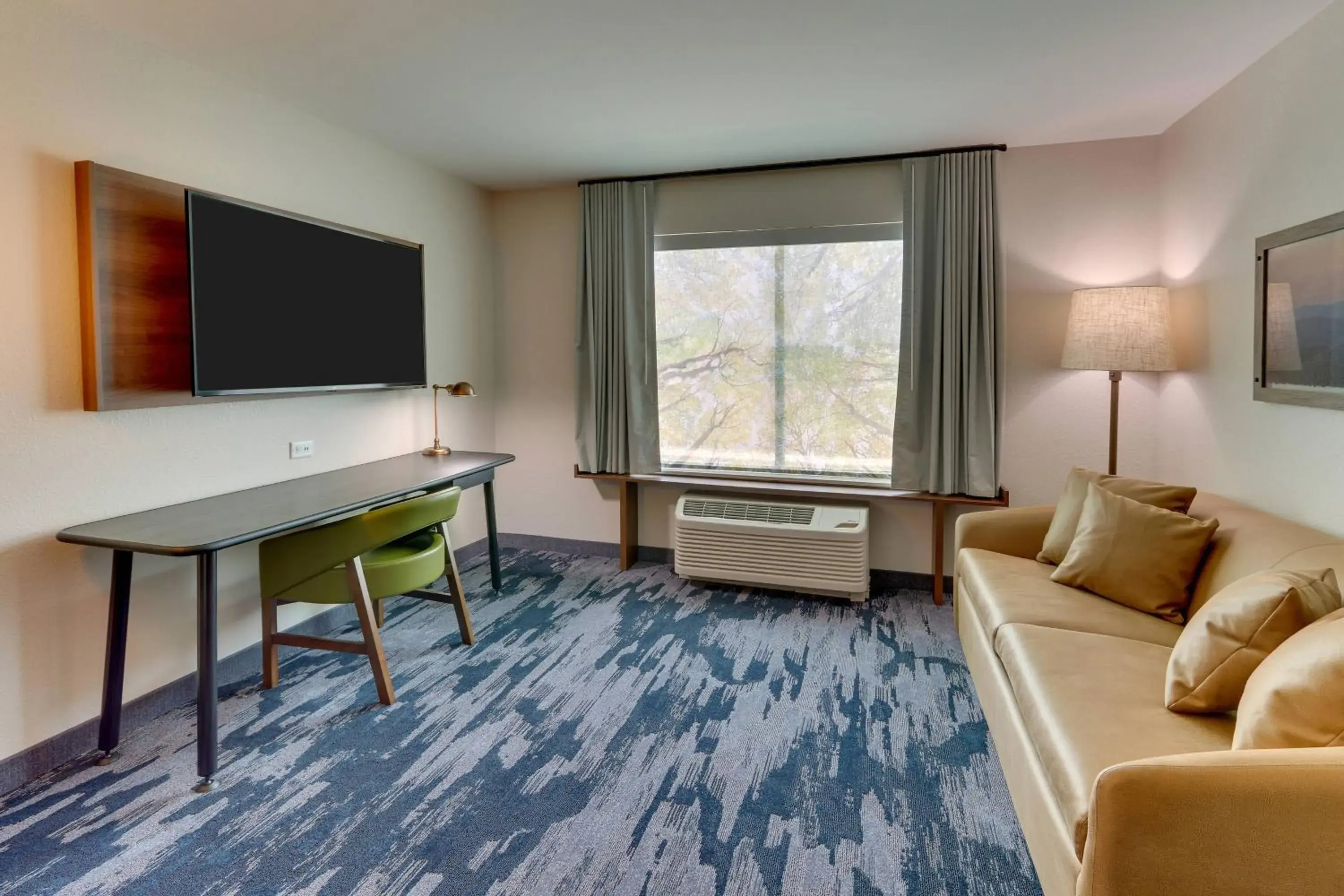 Living room, Seating Area in Fairfield Inn and Suites by Marriott Warsaw