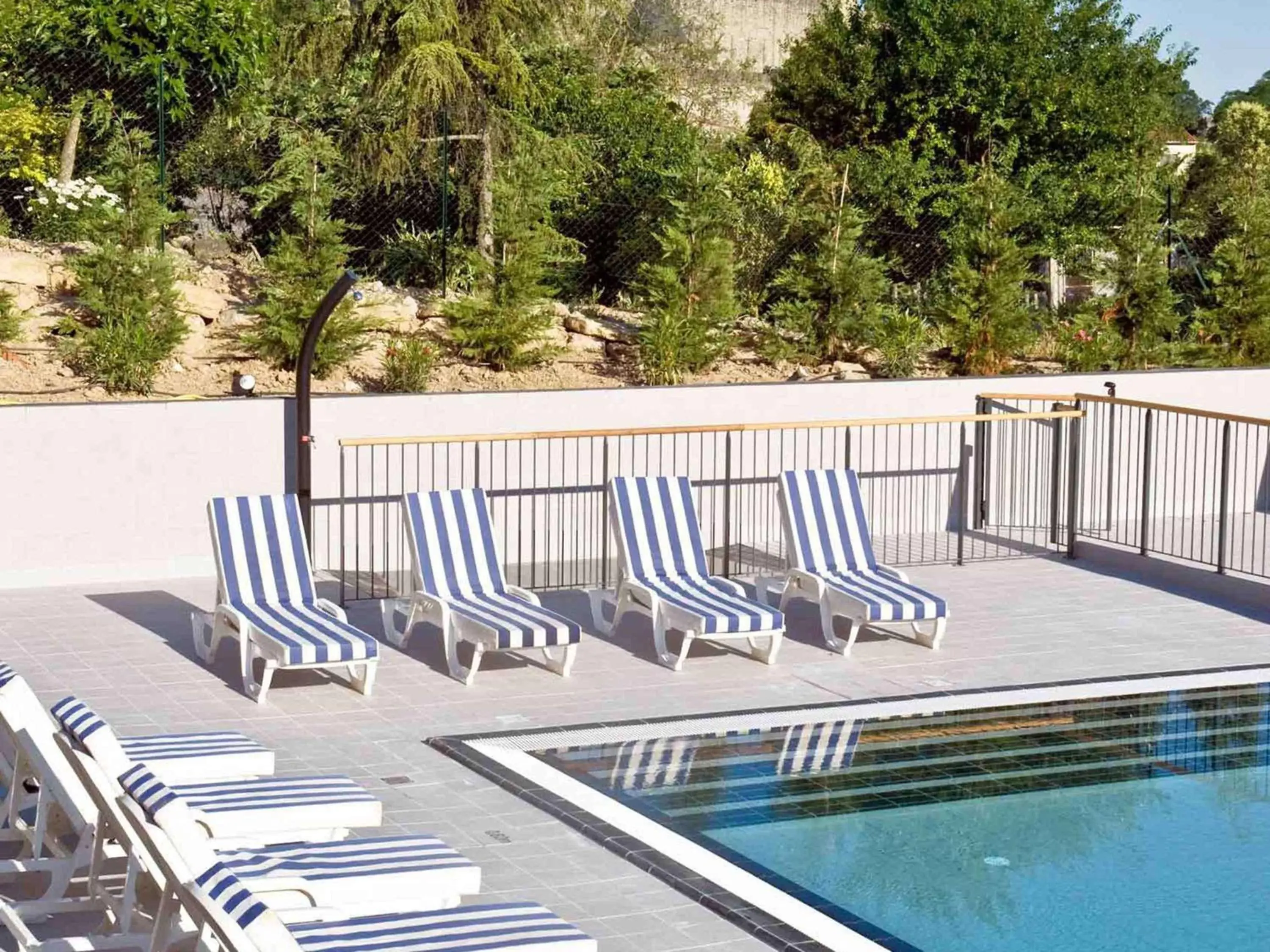 On site, Pool View in Mercure Carcassonne La Cité - entièrement rénové
