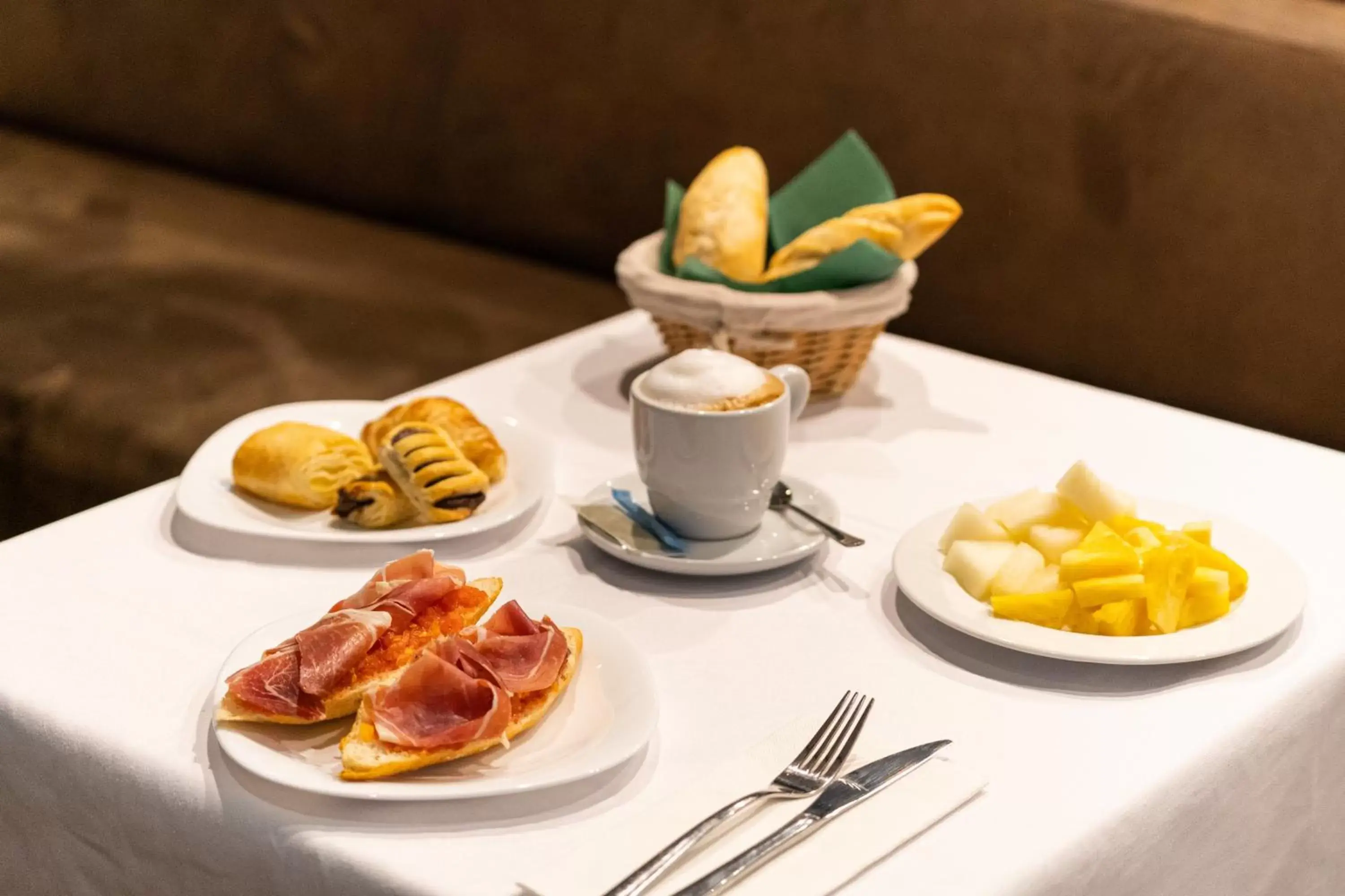 Breakfast in NeoMagna Madrid