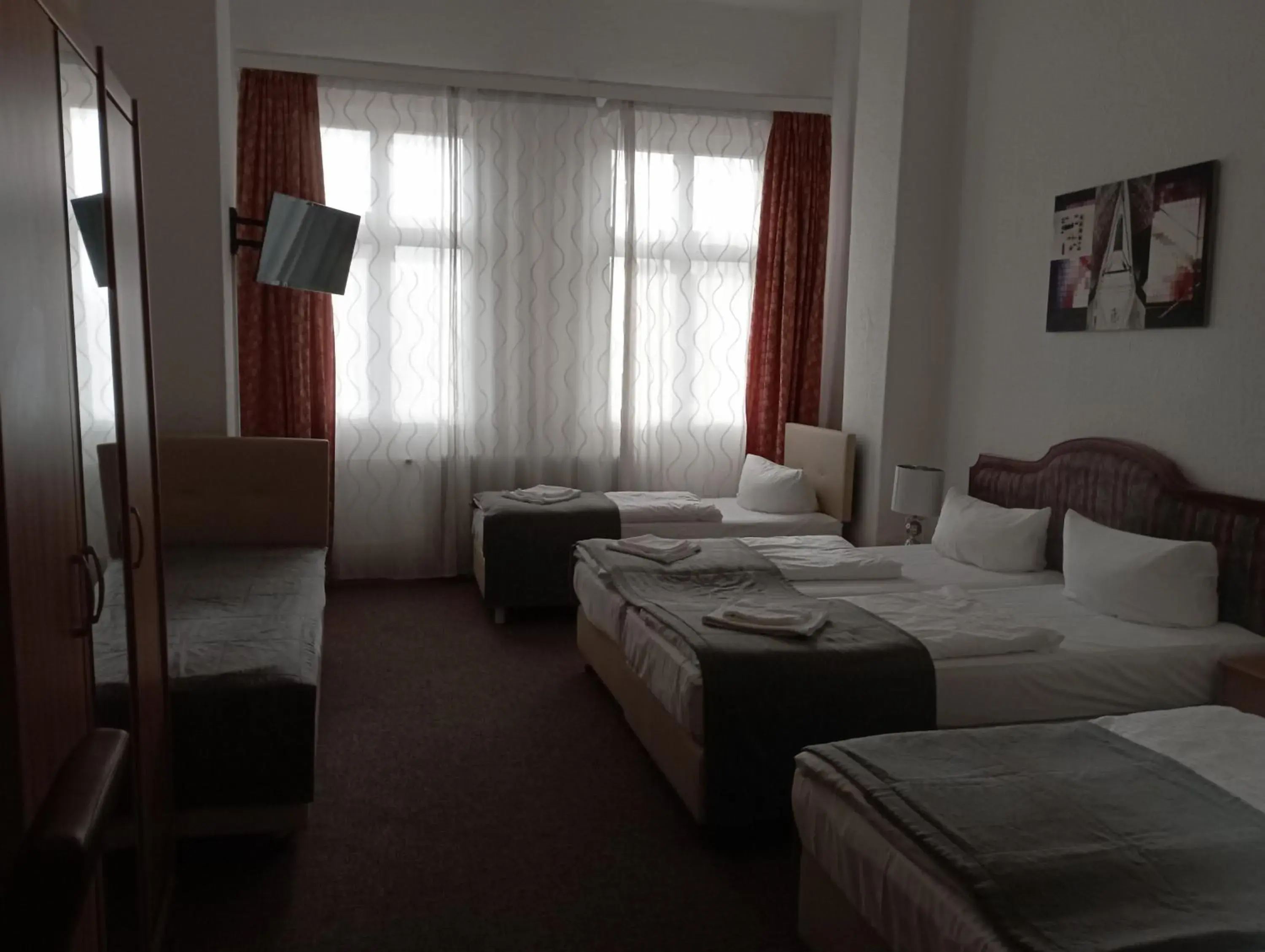 Photo of the whole room, Bed in City Pension Berlin