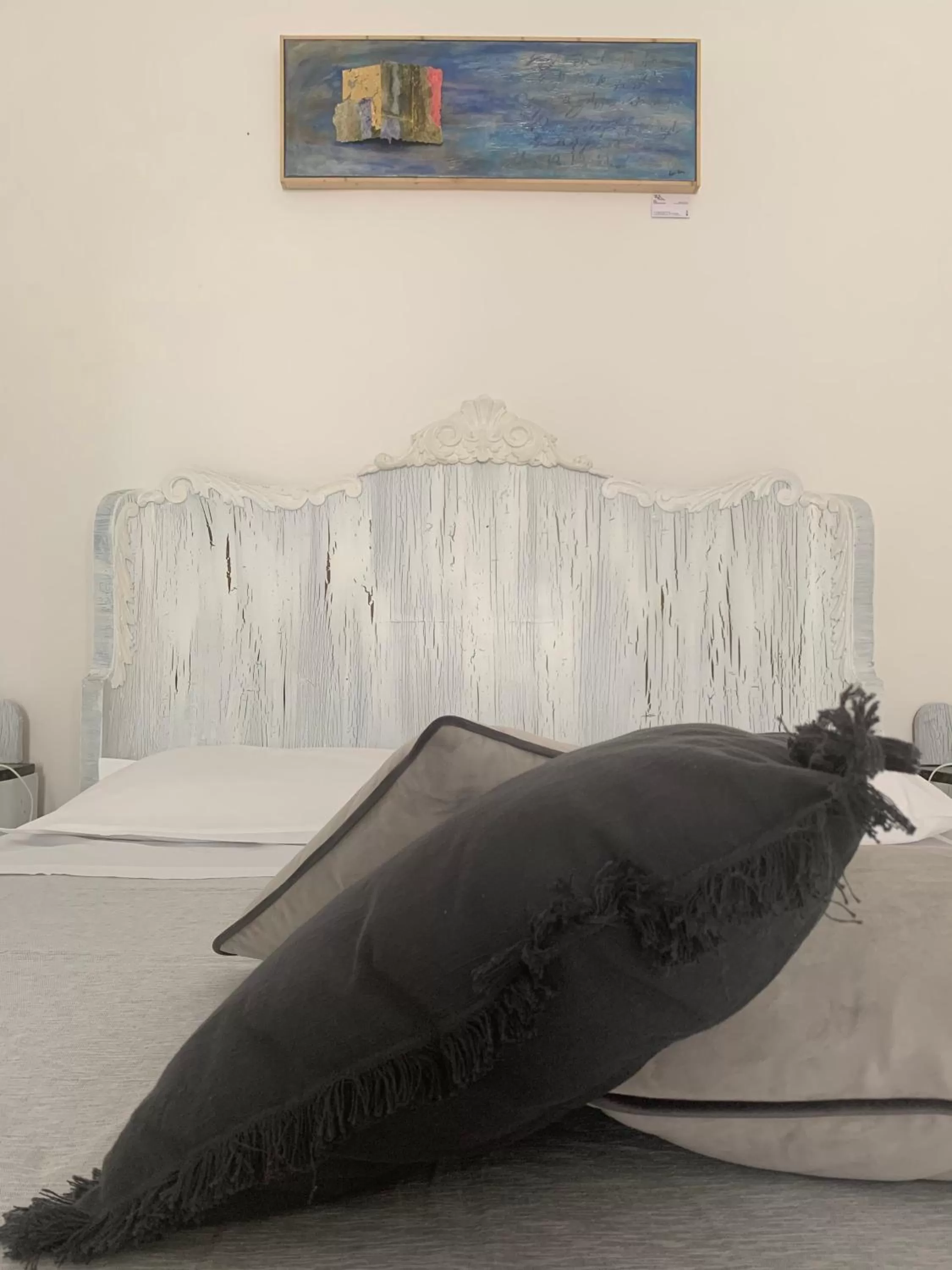 Bed in Bianko EcoChic & L'Angolo di Levante