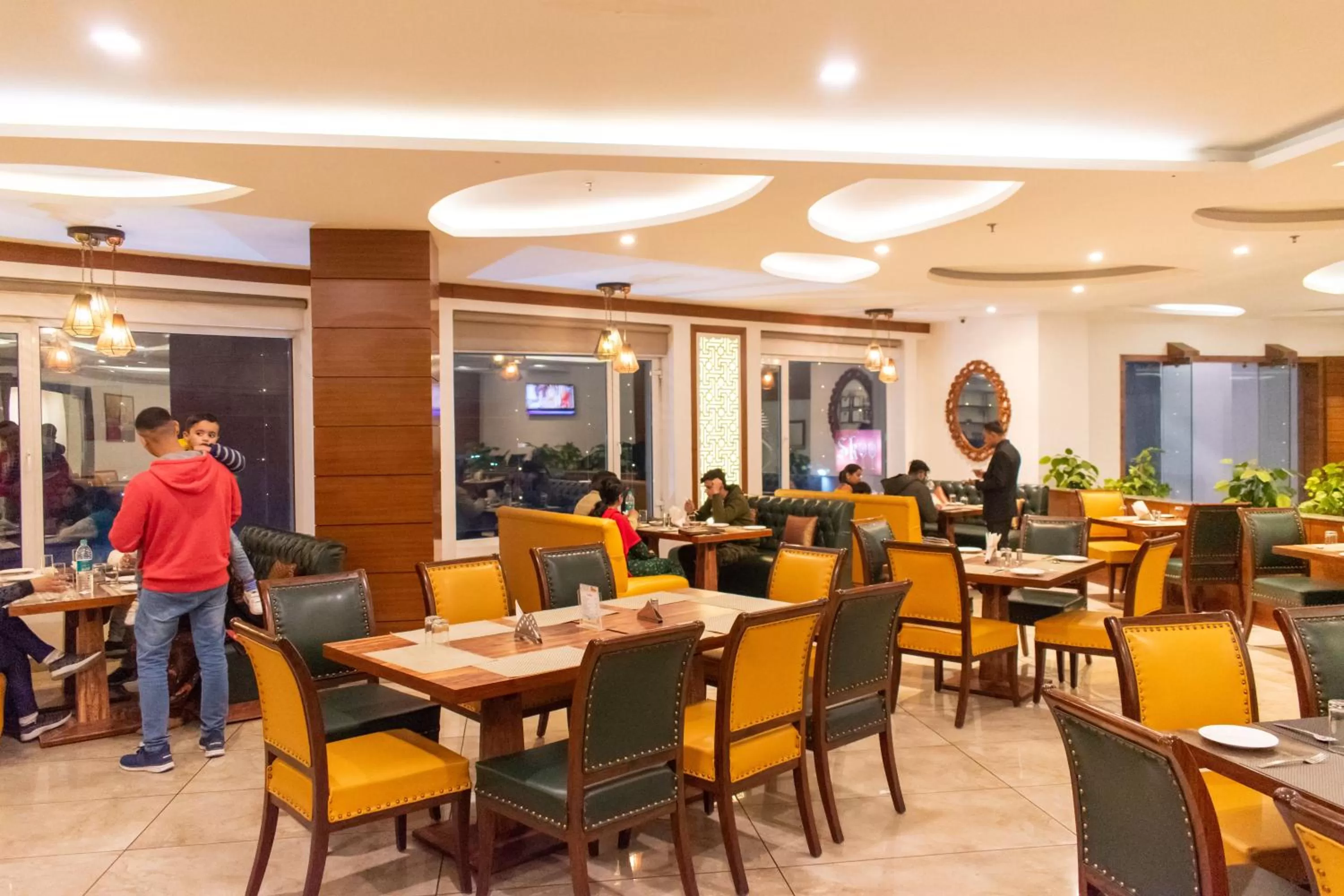 Restaurant/places to eat in Grand Hotel Nawanshahr