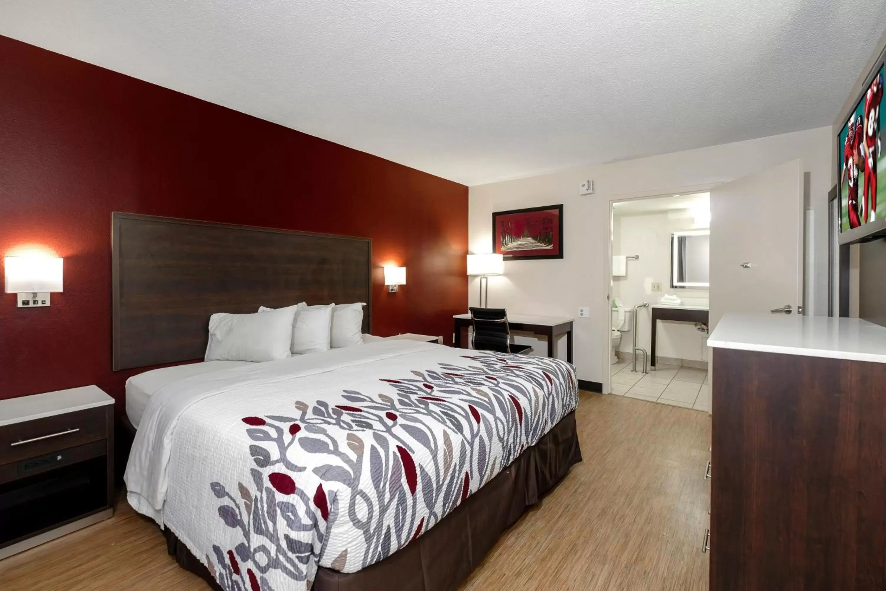 Photo of the whole room, Bed in Red Roof Inn Gadsden Photo of the whole room, Bed in Red Roof Inn Gadsden