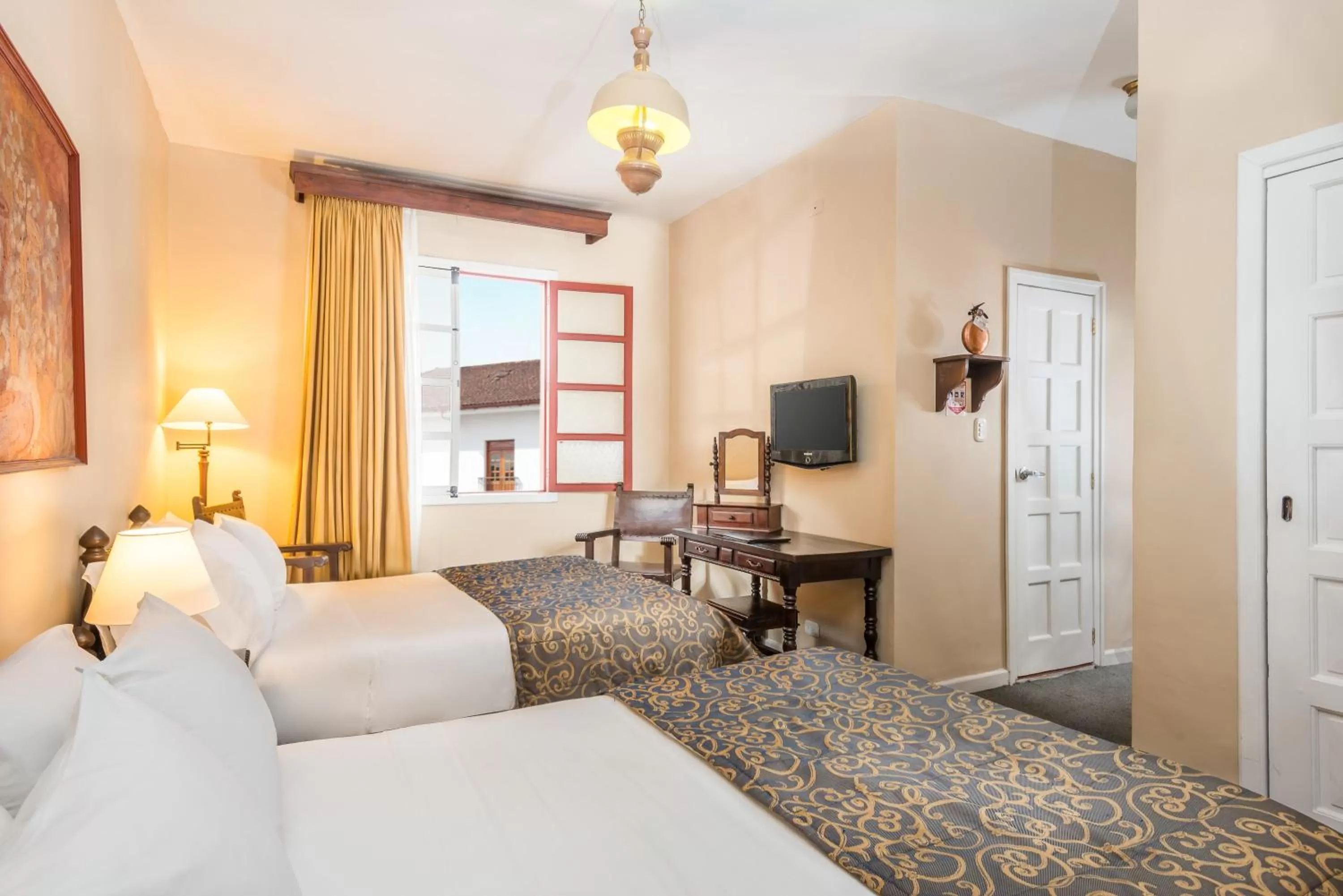 Bedroom, Bed in Hotel Dann Monasterio