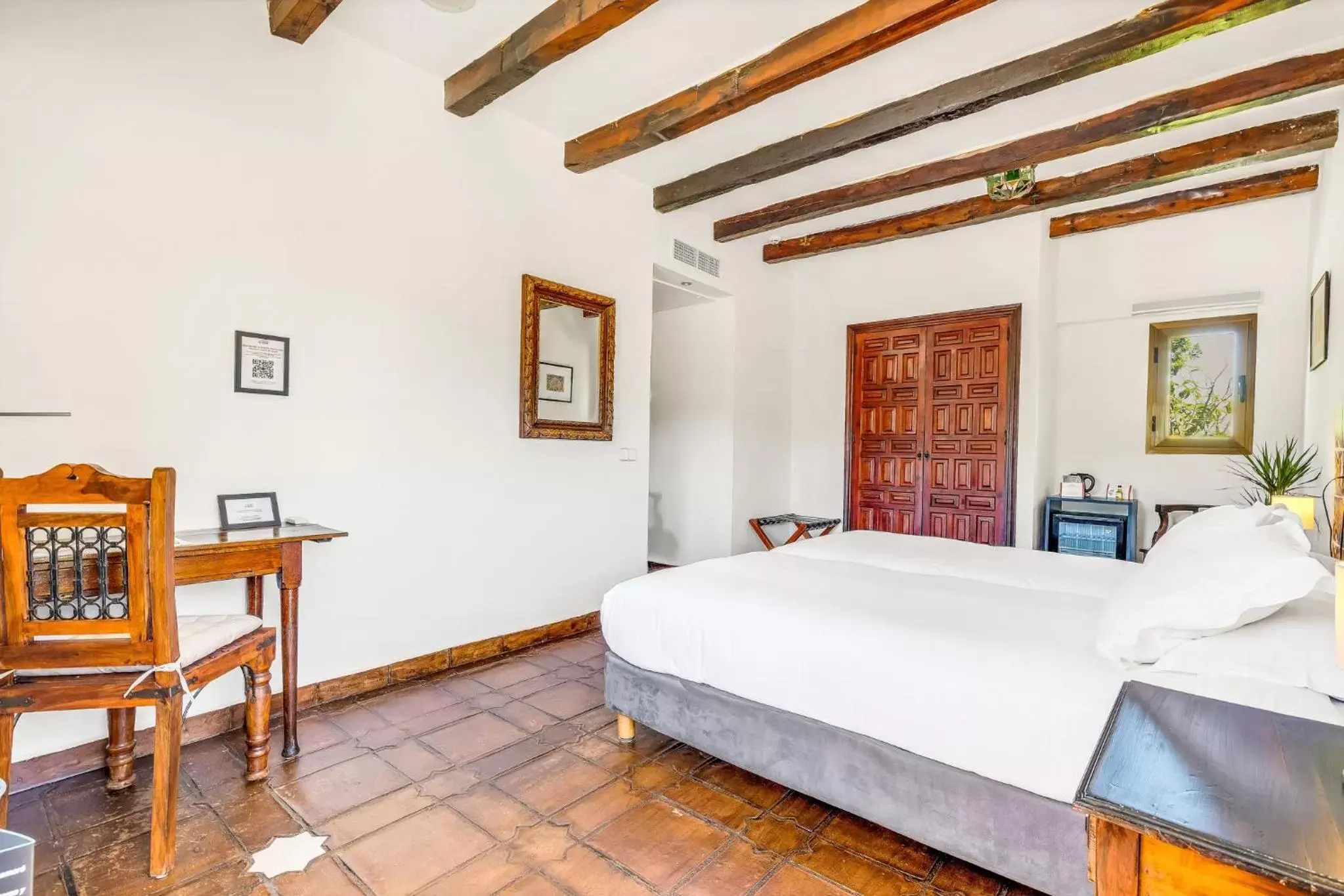 Bedroom, Bed in Hotel Castillo de Monda