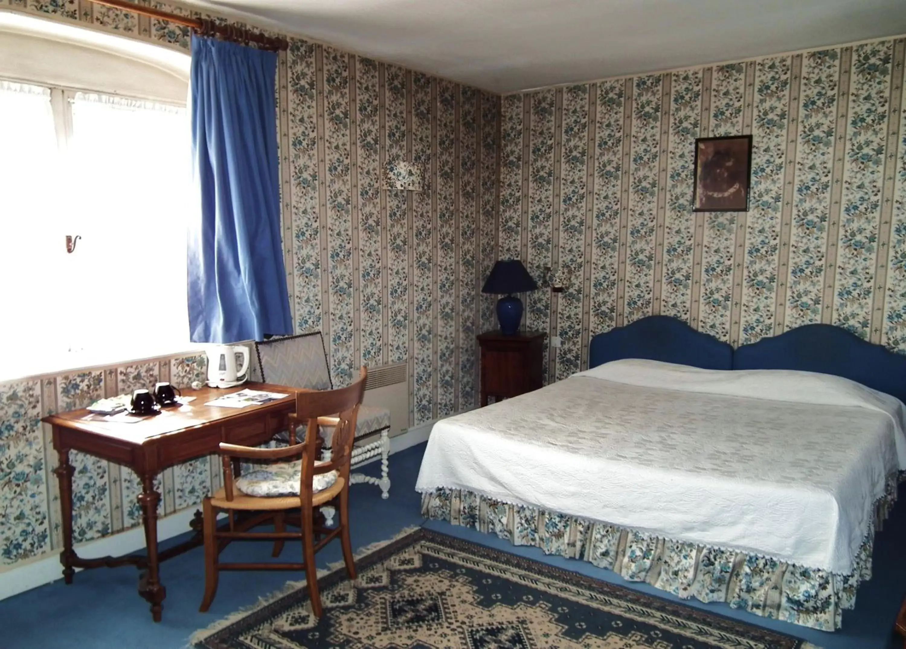 Superior Double Room in Hôtellerie de Charme Le Relais Cicero Hôtel-Jardin-Calme-Verdure-Centre Superior Double Room in Hôtellerie de Charme Le Relais Cicero Hôtel-Jardin-Calme-Verdure-Centre