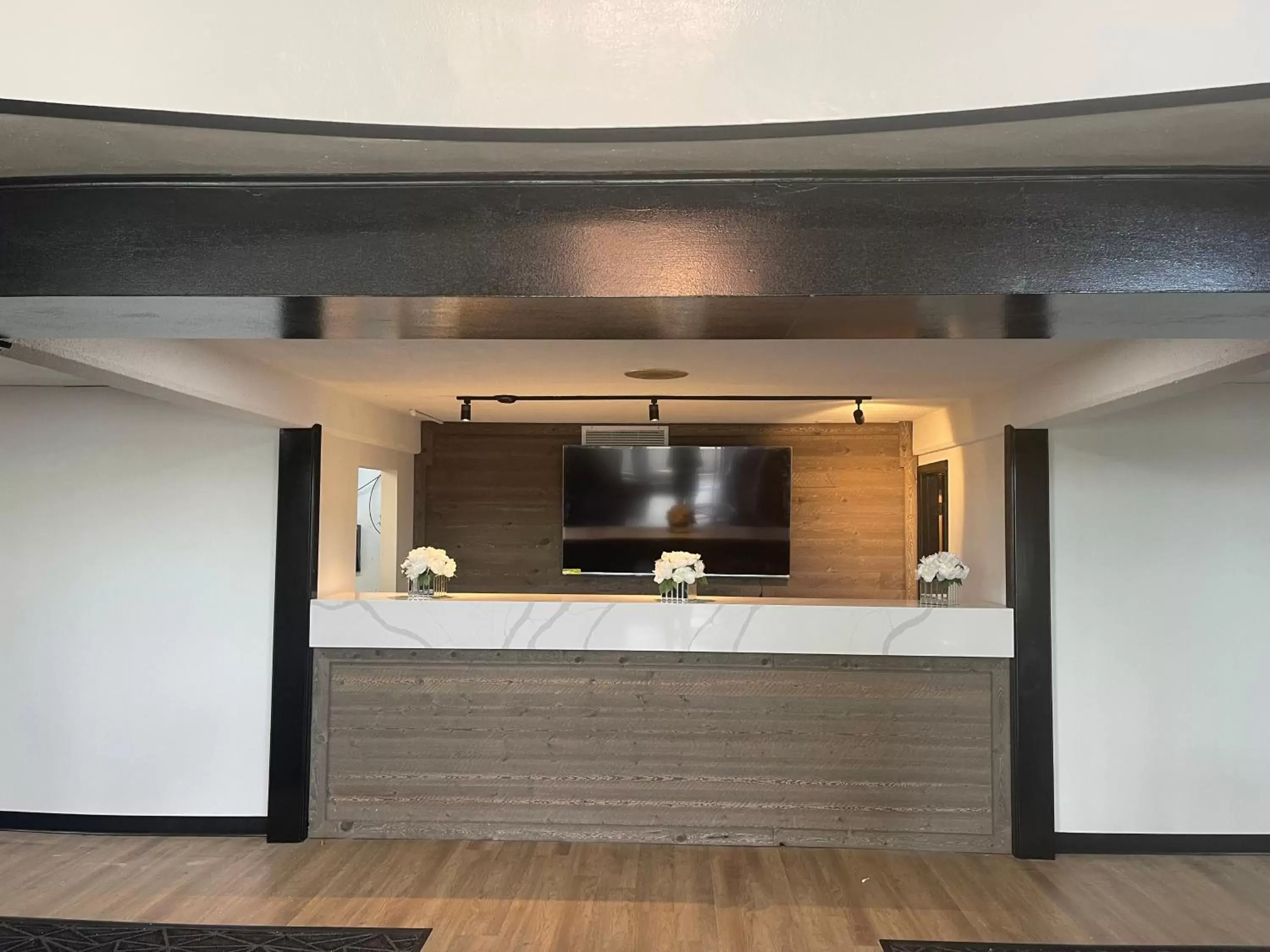 Lobby or reception in Days Inn by Wyndham Erie Lobby or reception in Days Inn by Wyndham Erie