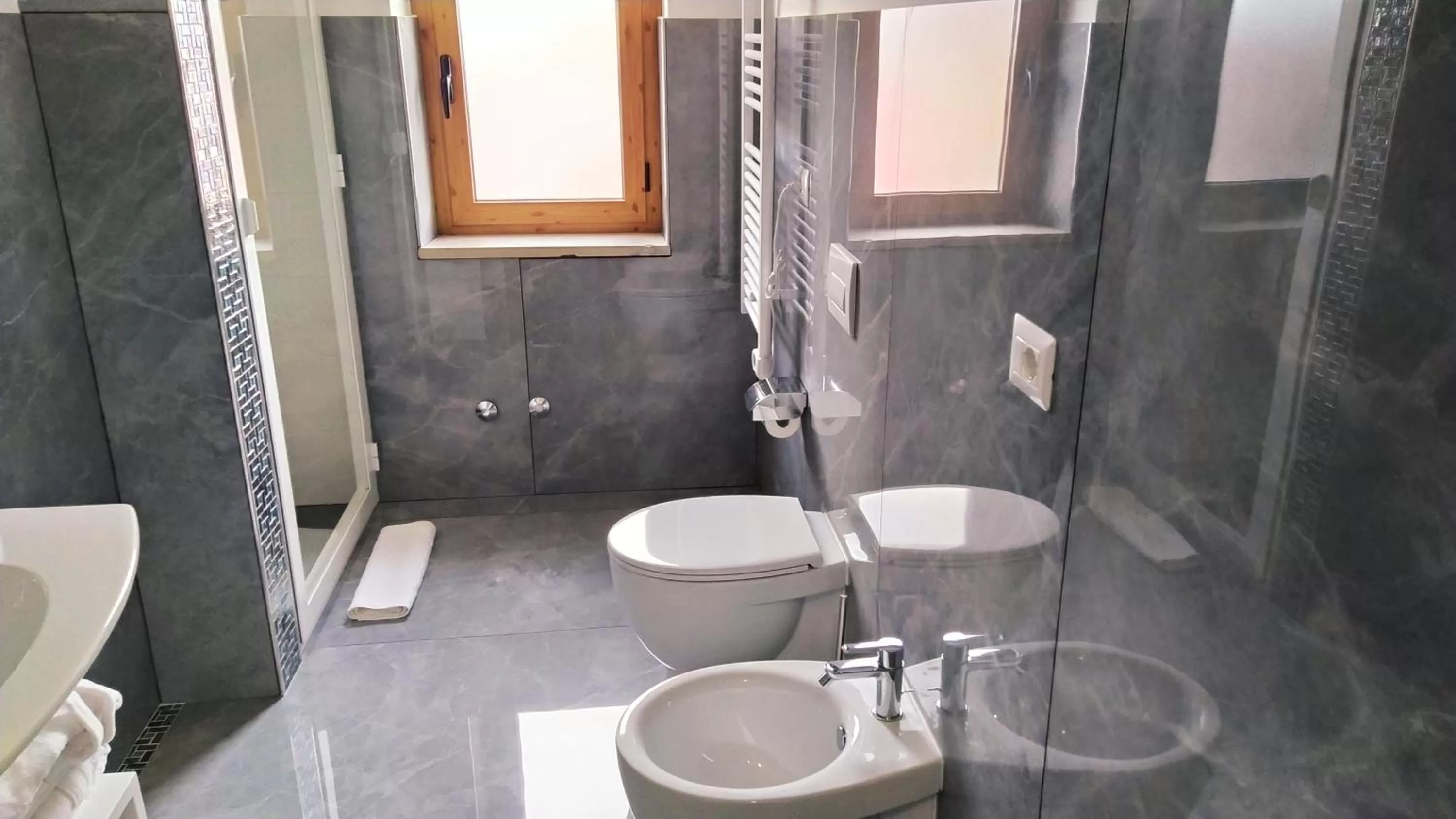 Shower in B&B La Stazione