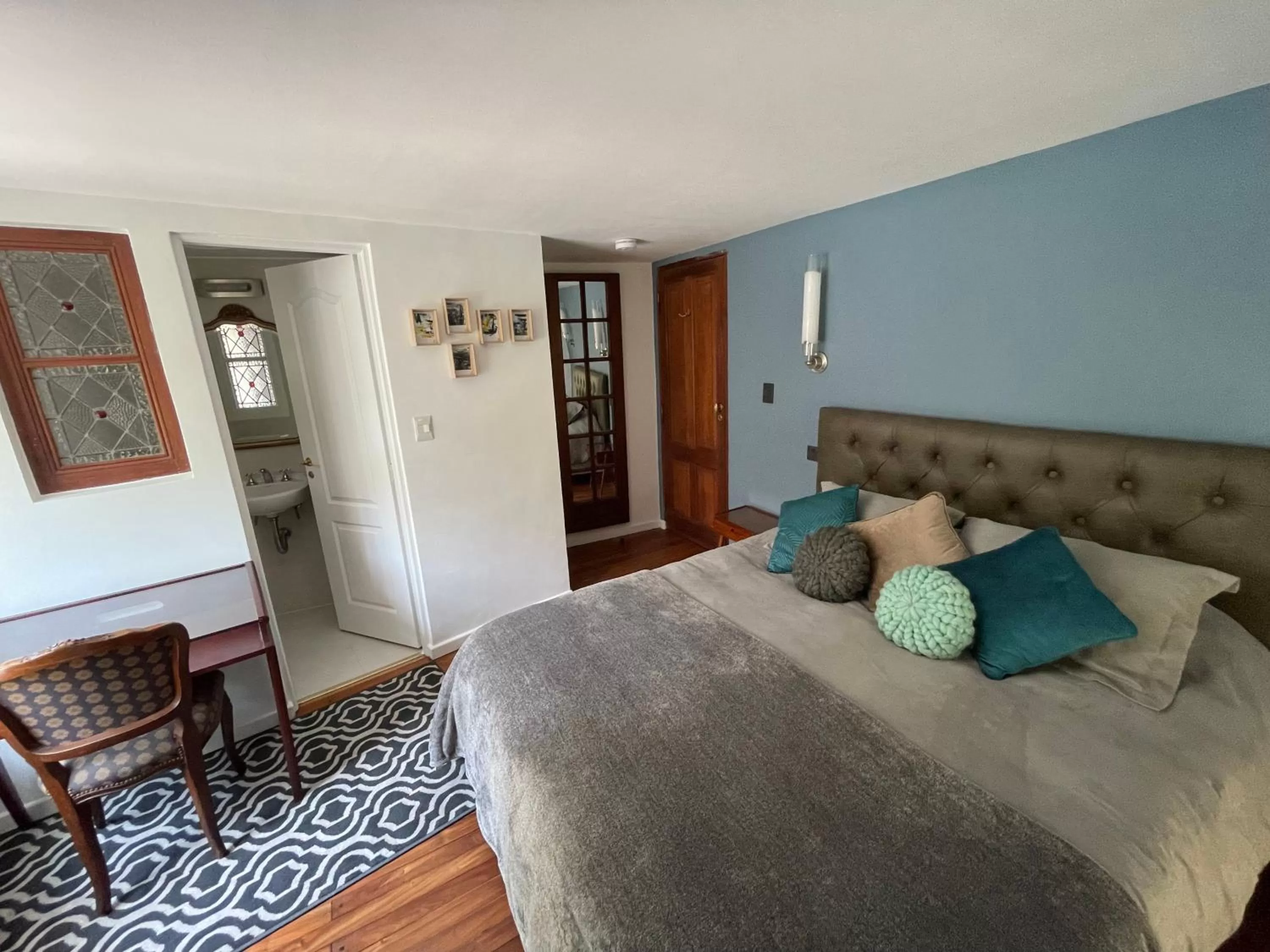 Bedroom, Bed in Le Petit Palais