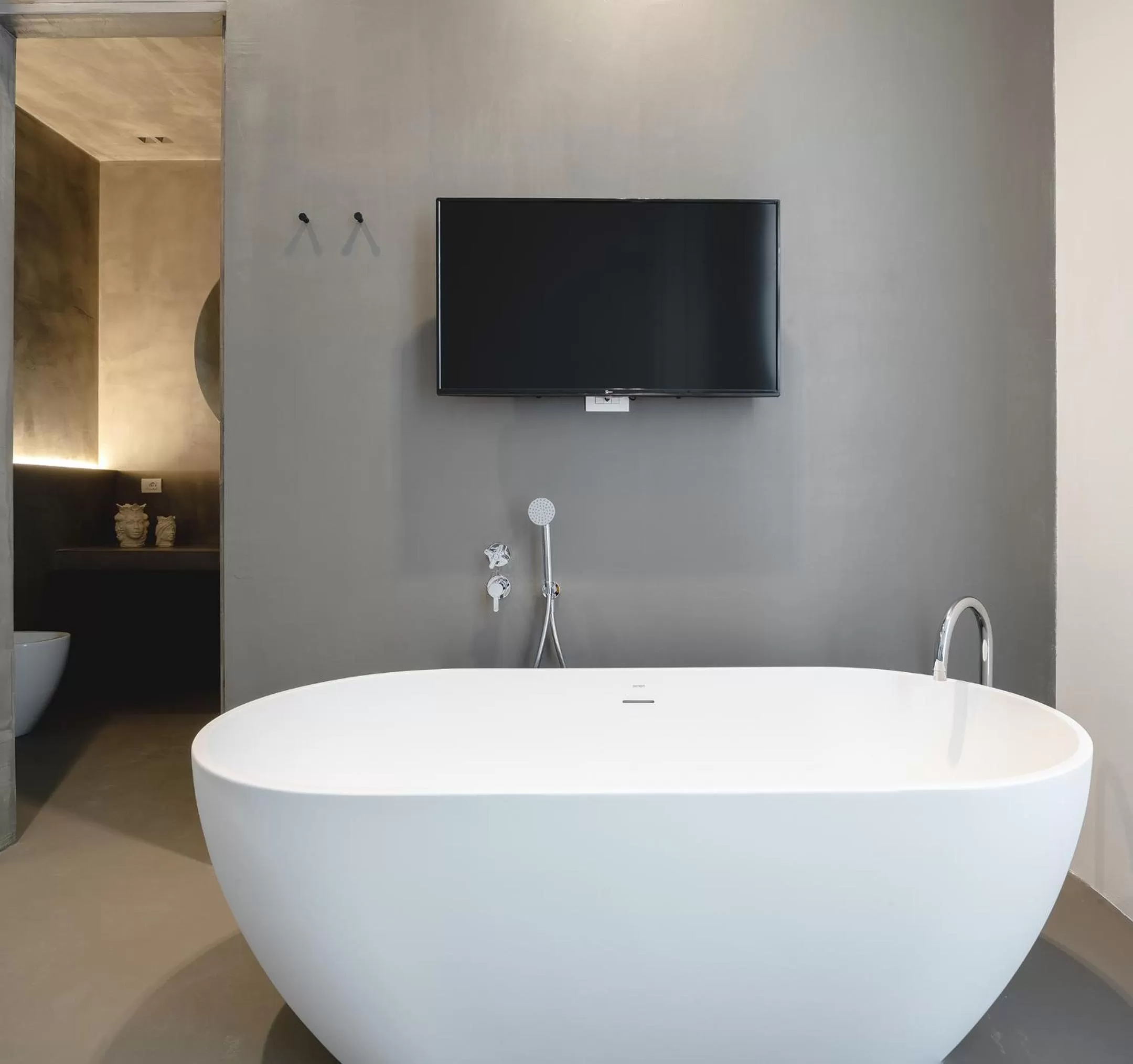 Bath, Bathroom in Ortigia's gate