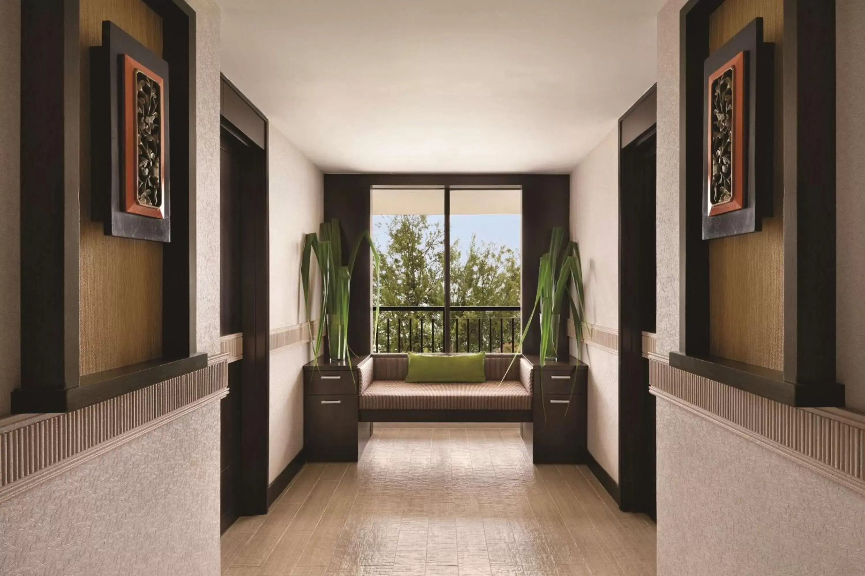 Photo of the whole room, Seating Area in Shangri-La Golden Sands, Penang