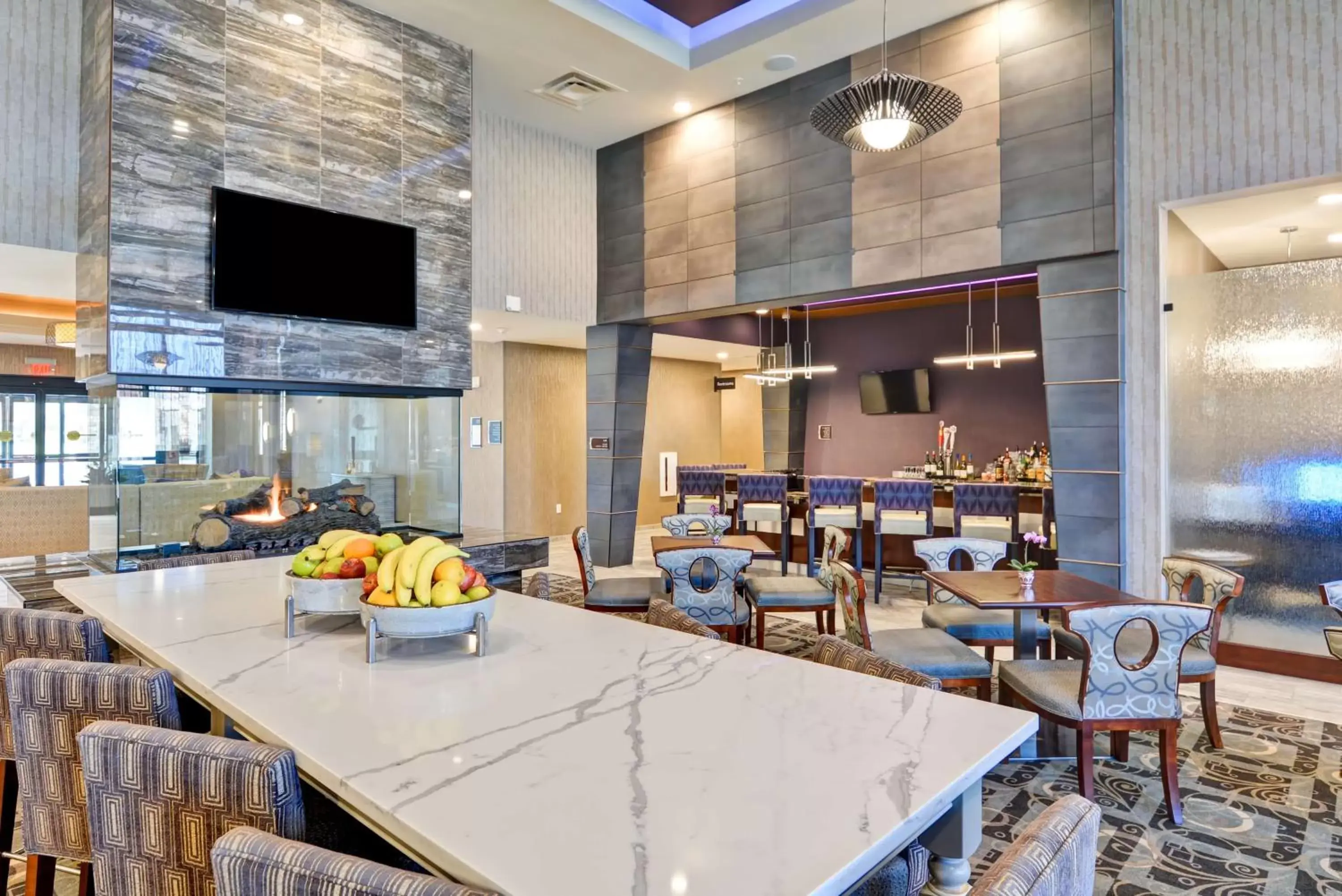 Lounge or bar, Restaurant/Places to Eat in Homewood Suites By Hilton New Hartford Utica