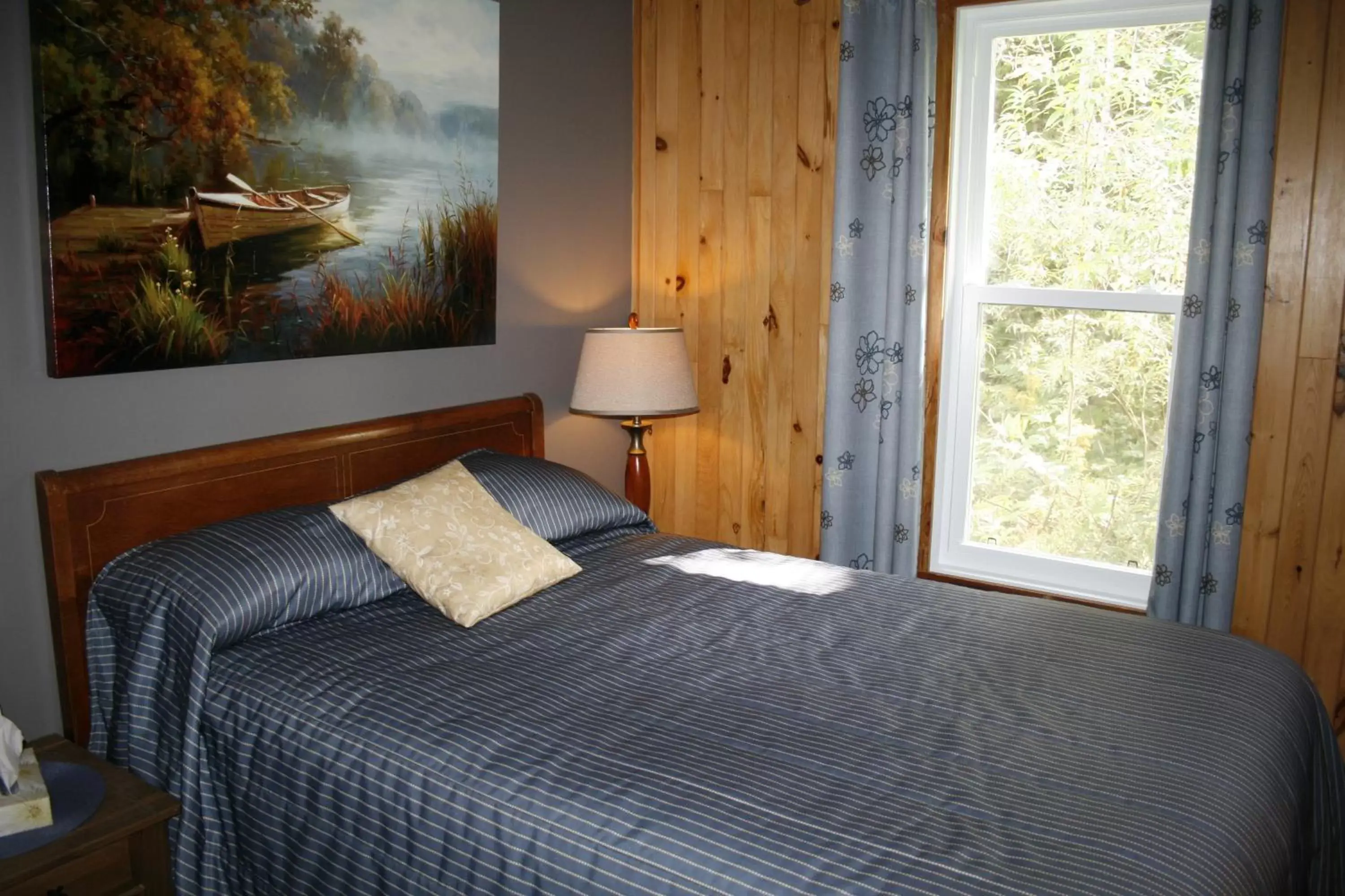 Bedroom, Bed in Auberge et Chalets sur le Lac