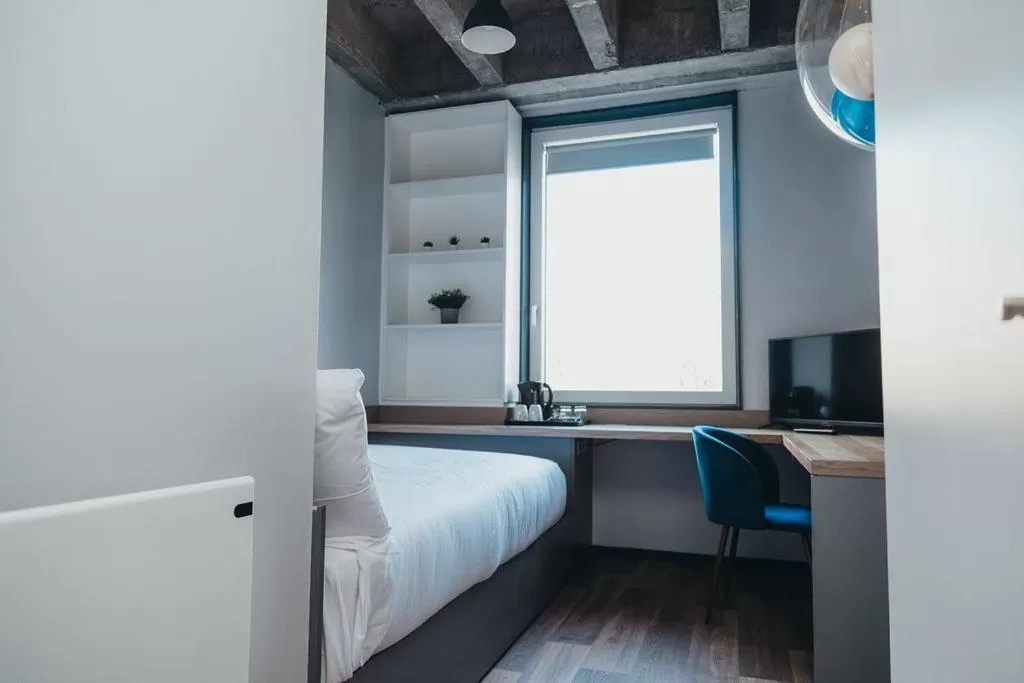 Bed in Quarter by the Warren Collection