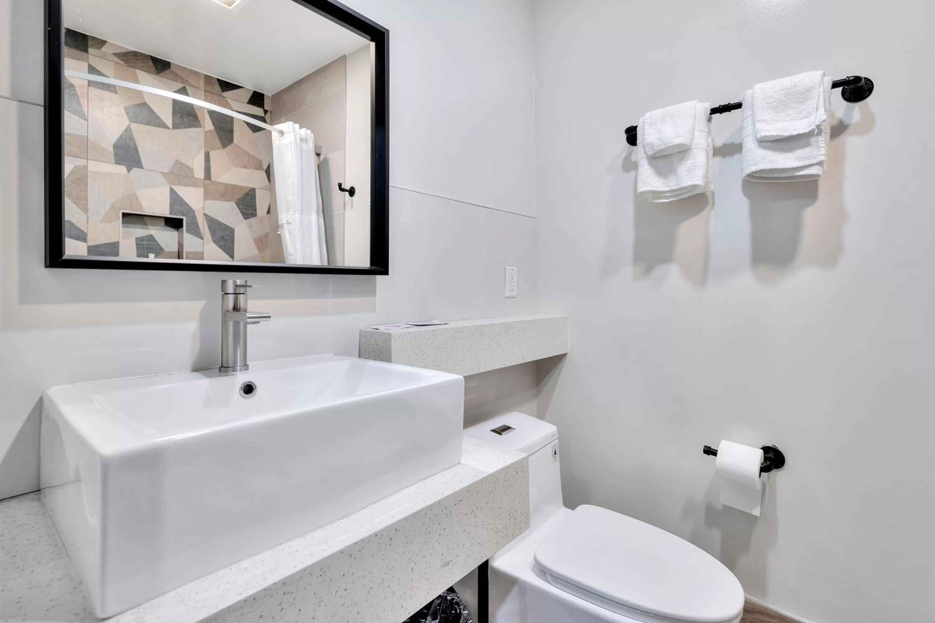 Bathroom in Royal Hawaiian Inn - Mid City, Los Angeles