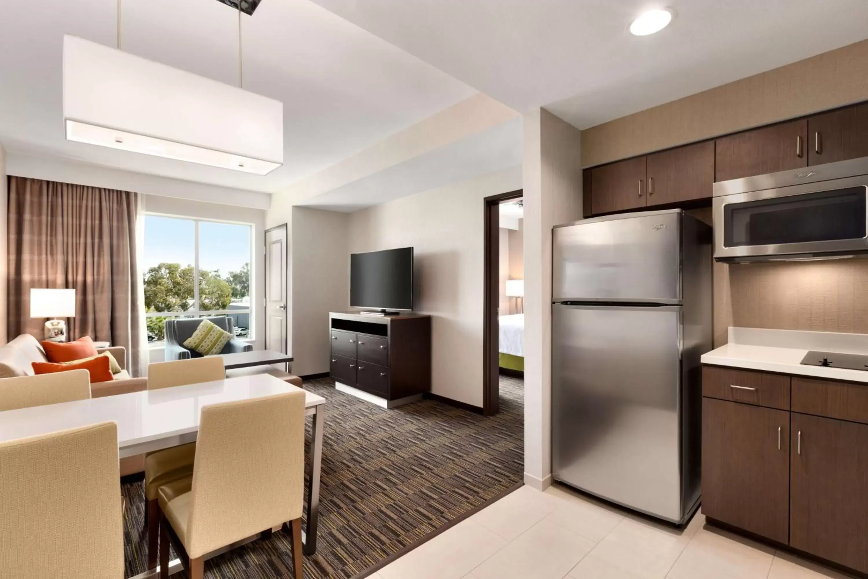 Bedroom, Kitchen/Kitchenette in Homewood Suites By Hilton Irvine John Wayne Airport