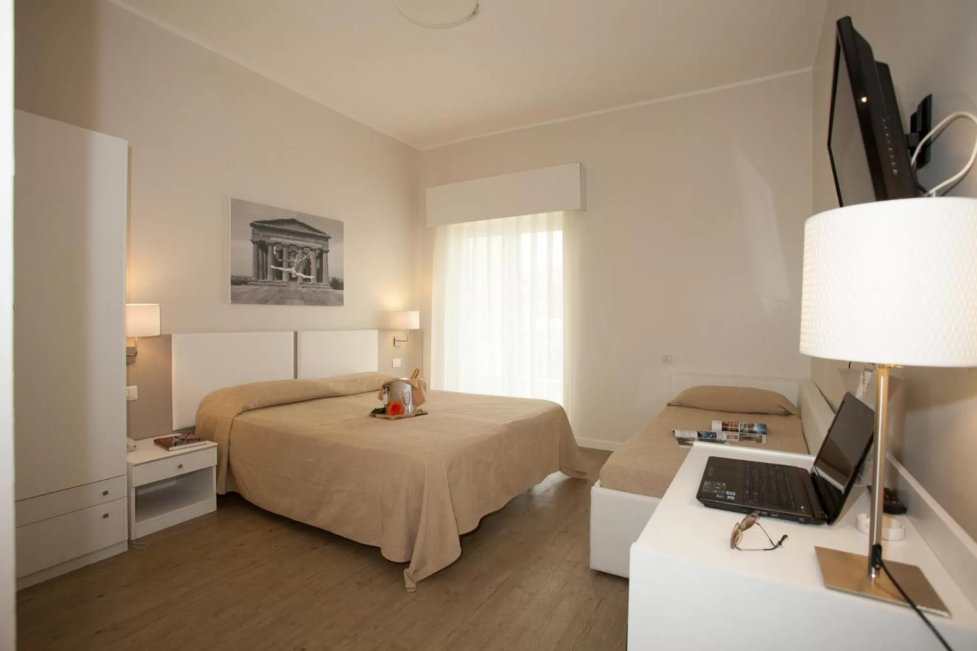 Photo of the whole room, Bed in Hotel Costazzurra Museum & Spa