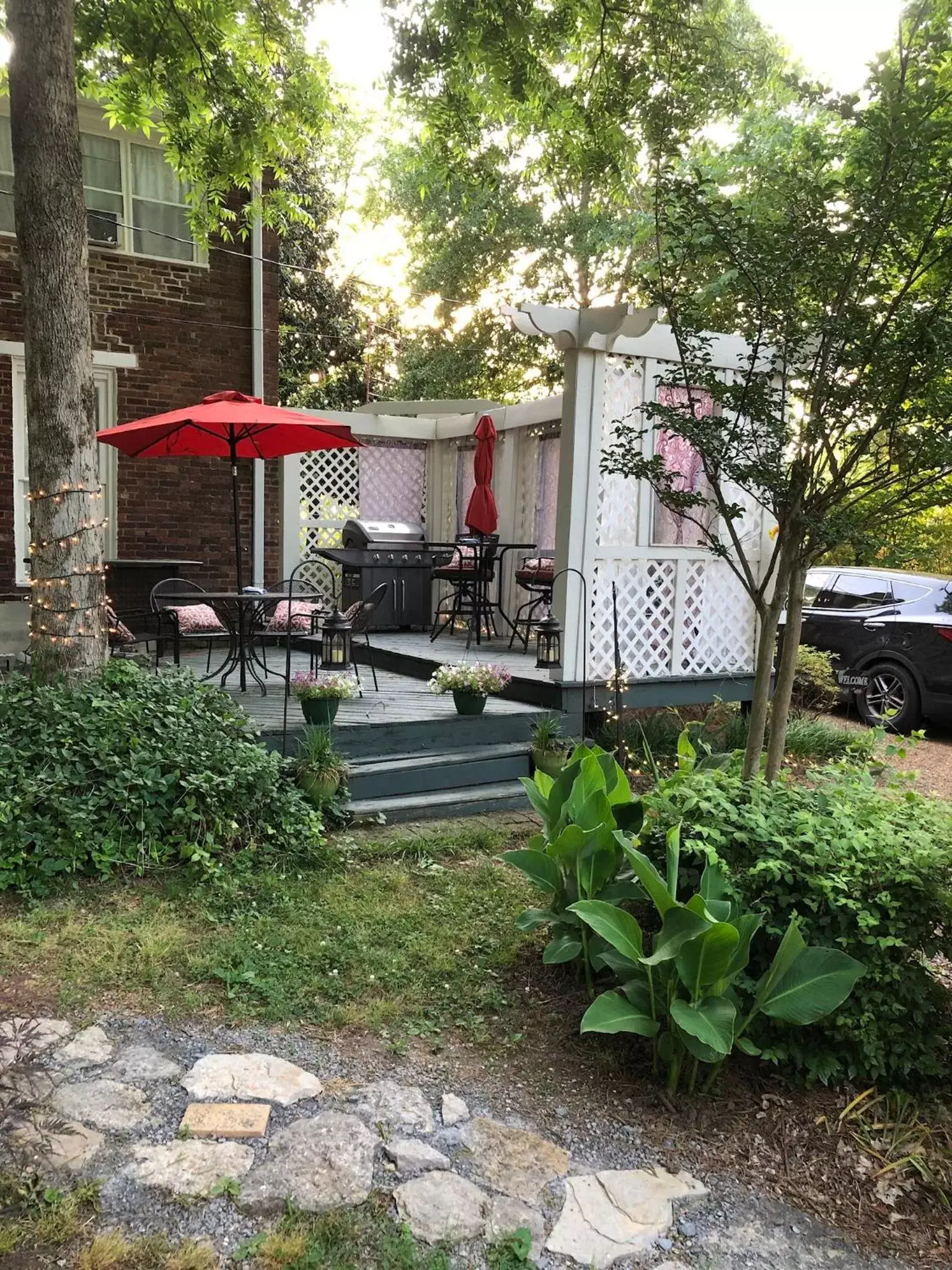 Patio, Property Building in Belmont Inn