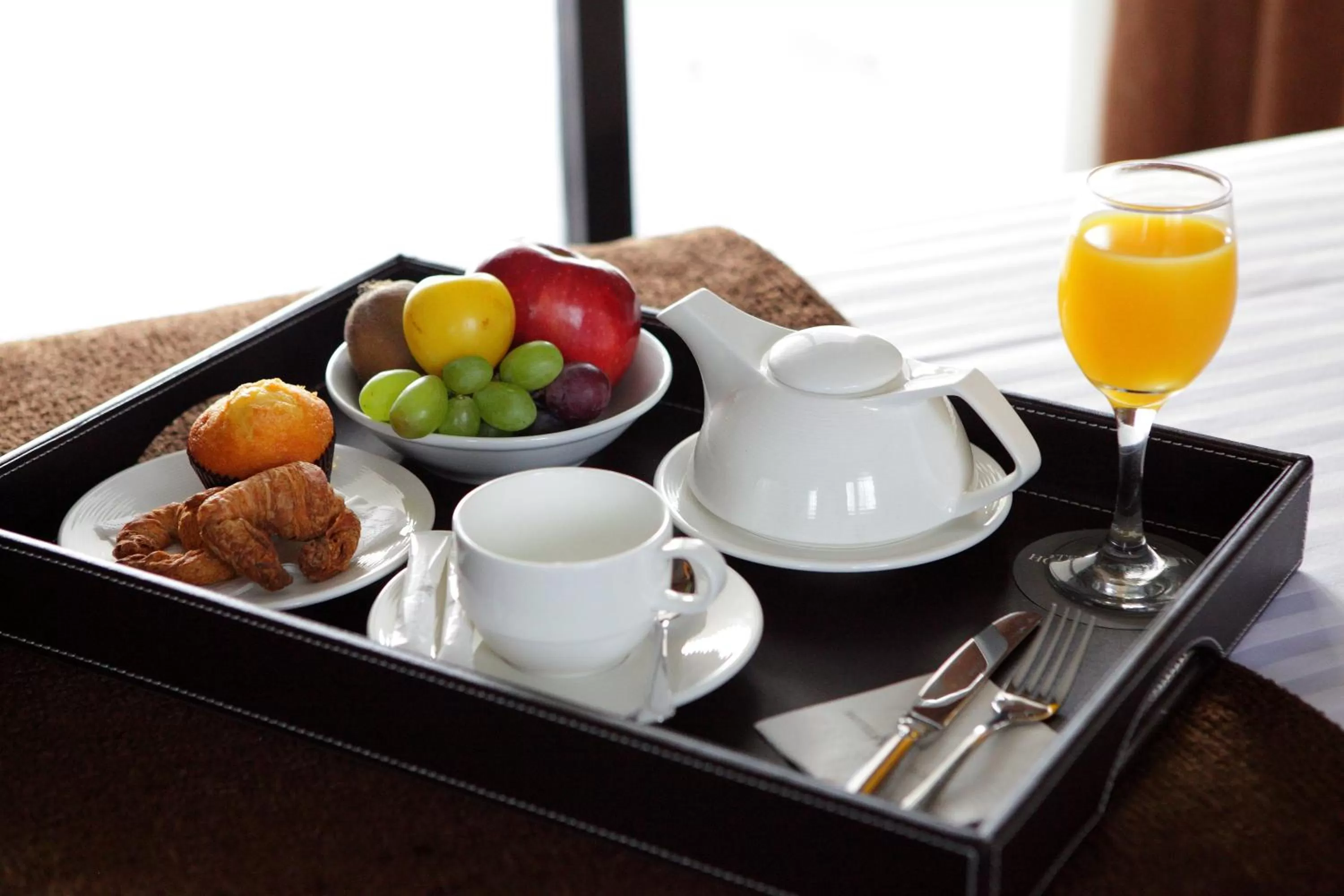 Food and drinks in Aparthotel Attica 21 Vallés