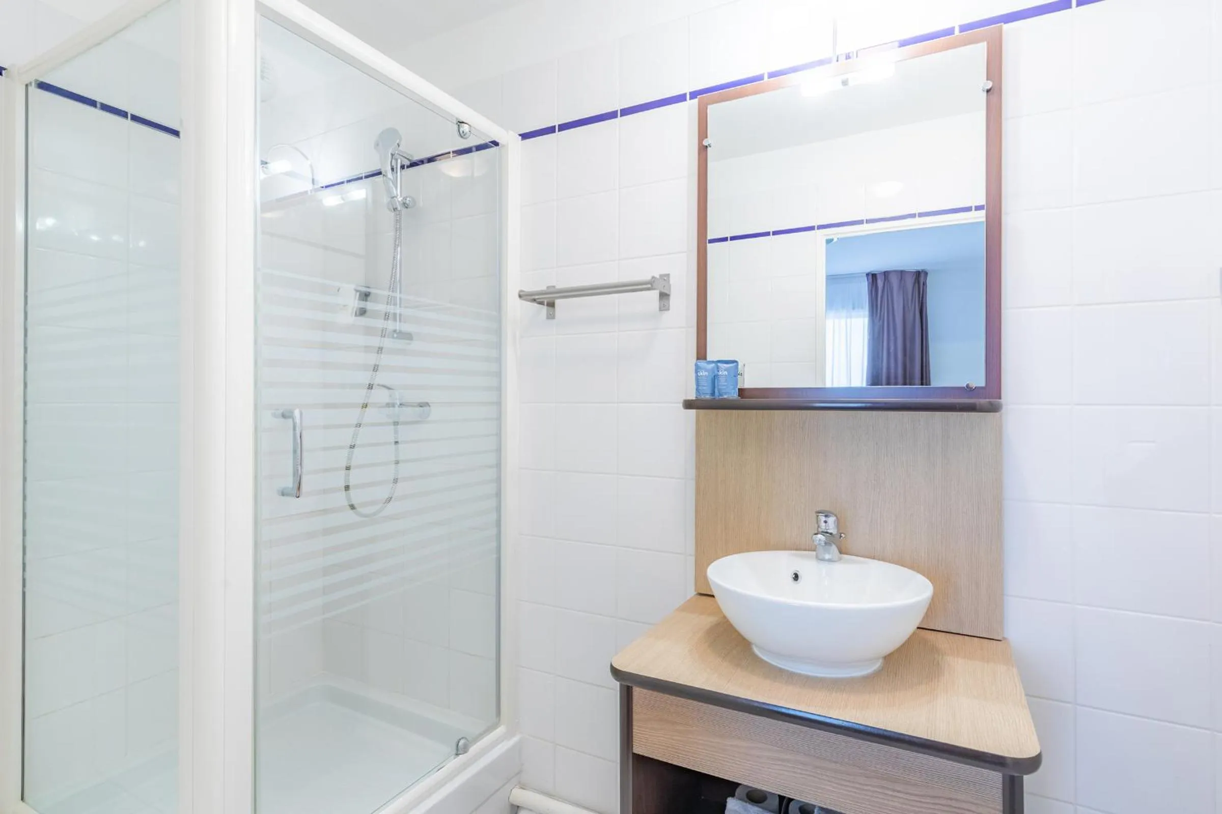 Shower in Appart'City Confort Brest