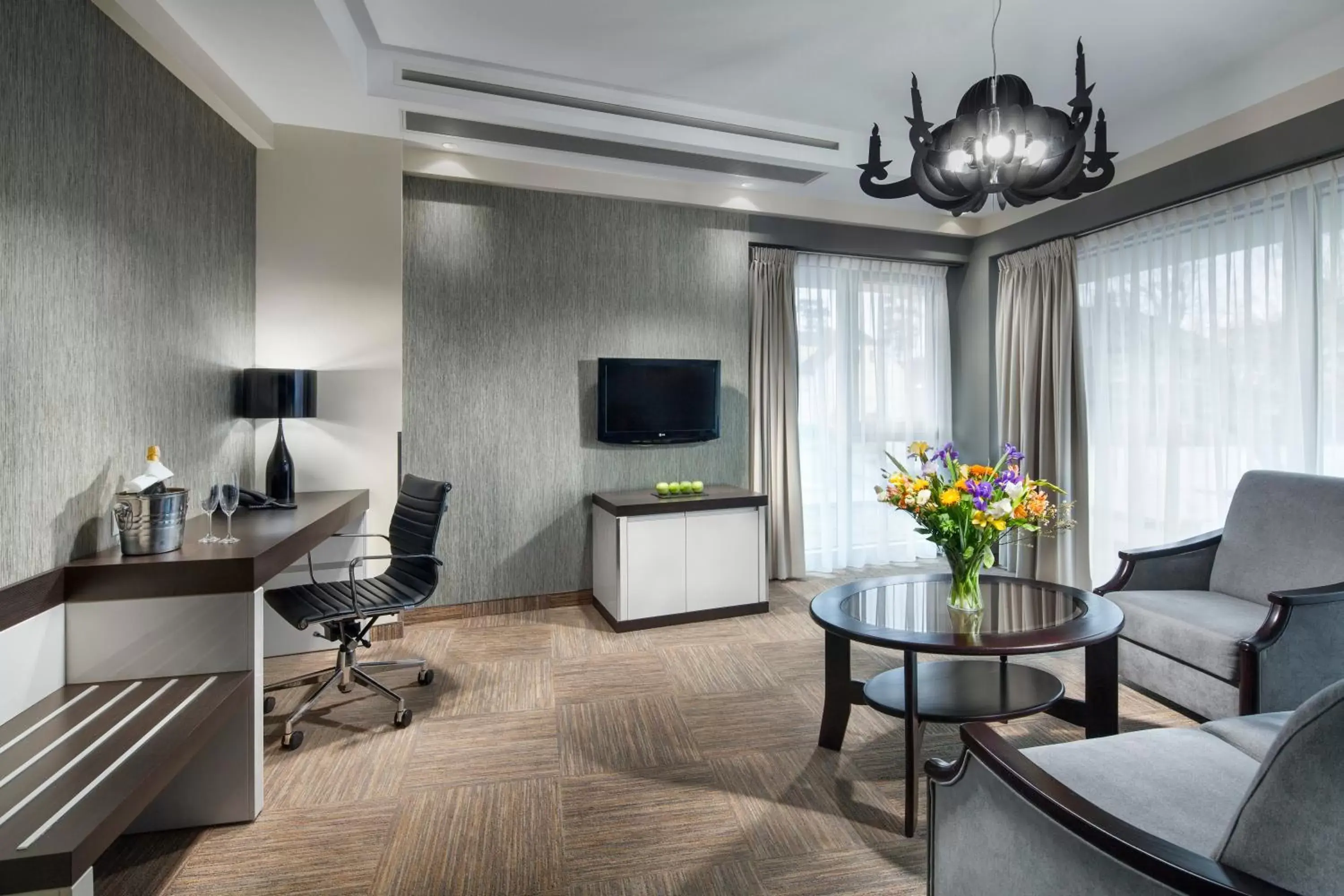 TV and multimedia, Seating Area in Hotel Arkon Park Business & Sport