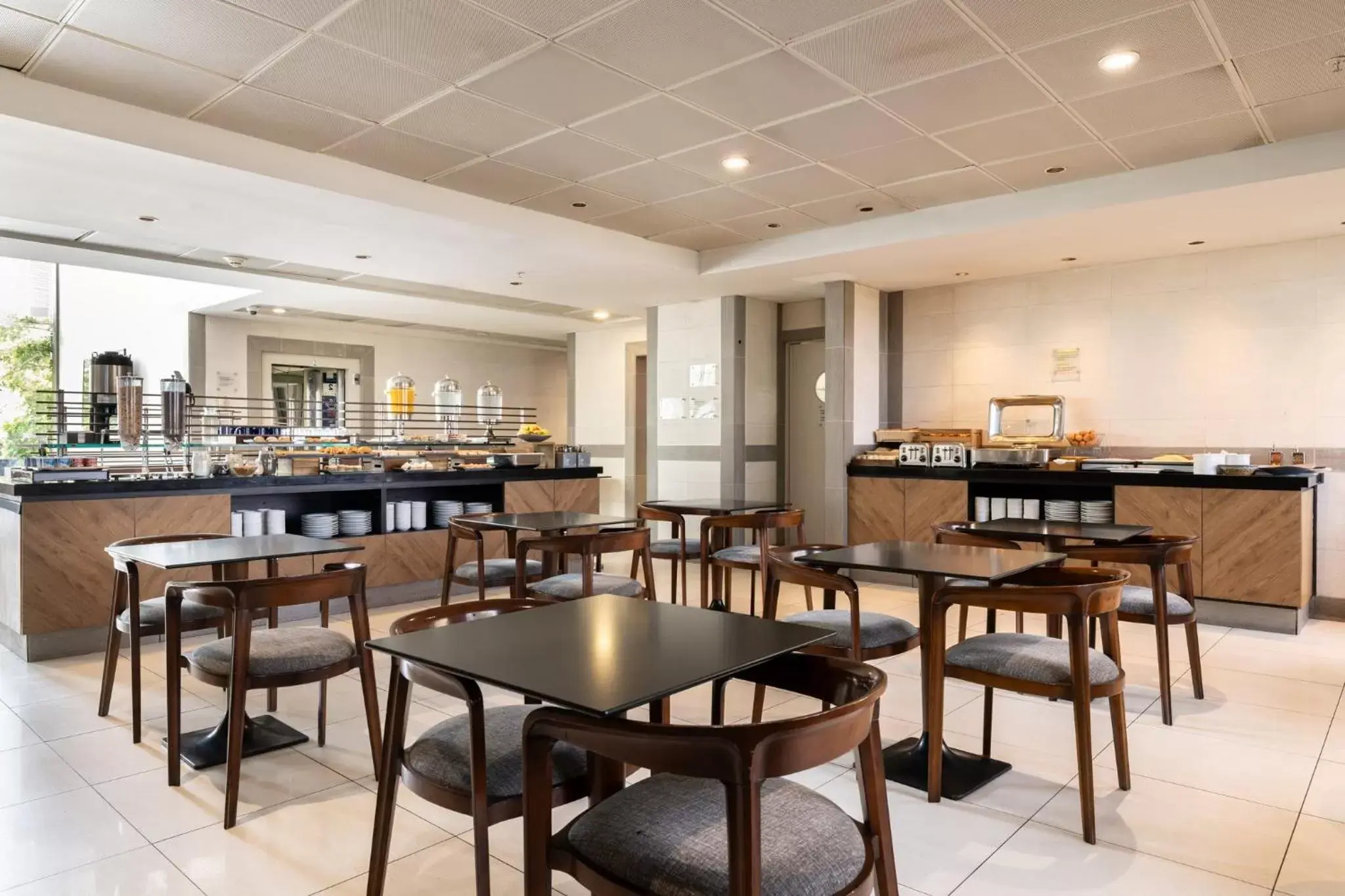 Breakfast, Restaurant/Places to Eat in Holiday Inn Express - Iquique, an IHG Hotel