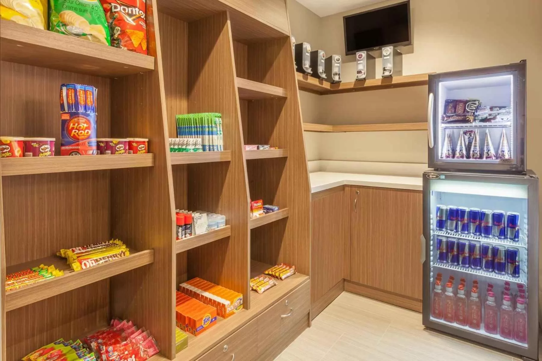 Food and drinks in Microtel Inn & Suites by Wyndham Fort McMurray