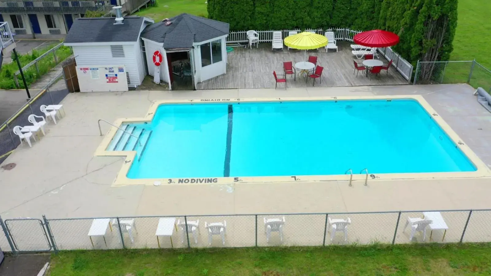 Day, Pool View in Days Inn & Suites by Wyndham St. Ignace Lakefront