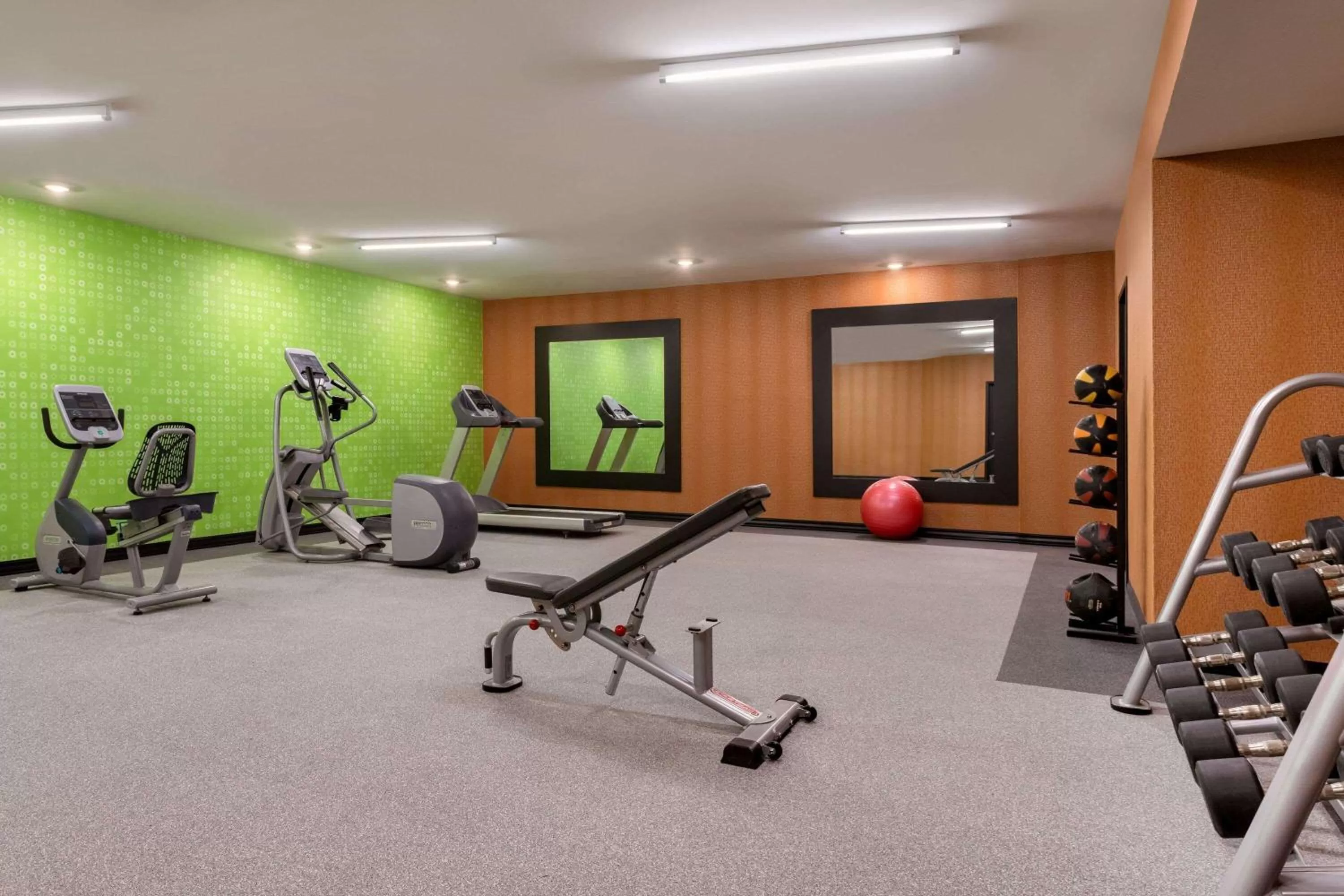 Fitness centre/facilities in La Quinta Inn & Suites by Wyndham St Louis Route 66