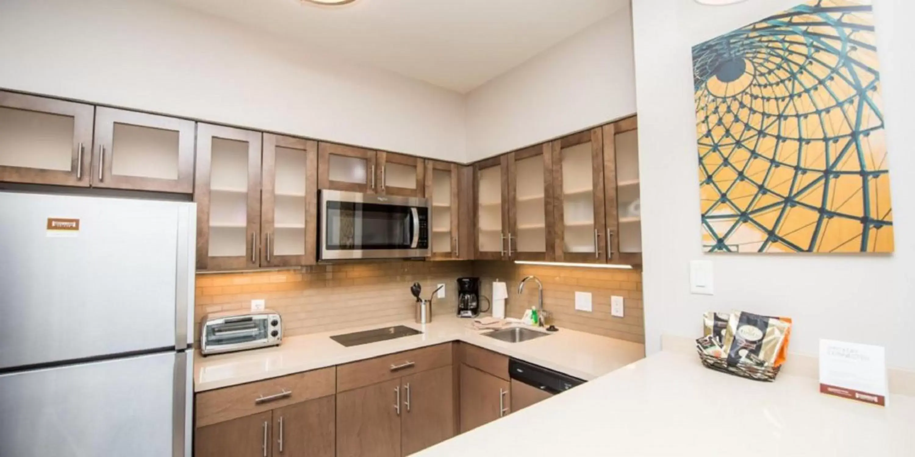 Photo of the whole room, Kitchen/Kitchenette in Staybridge Suites Houston East - Baytown, an IHG Hotel