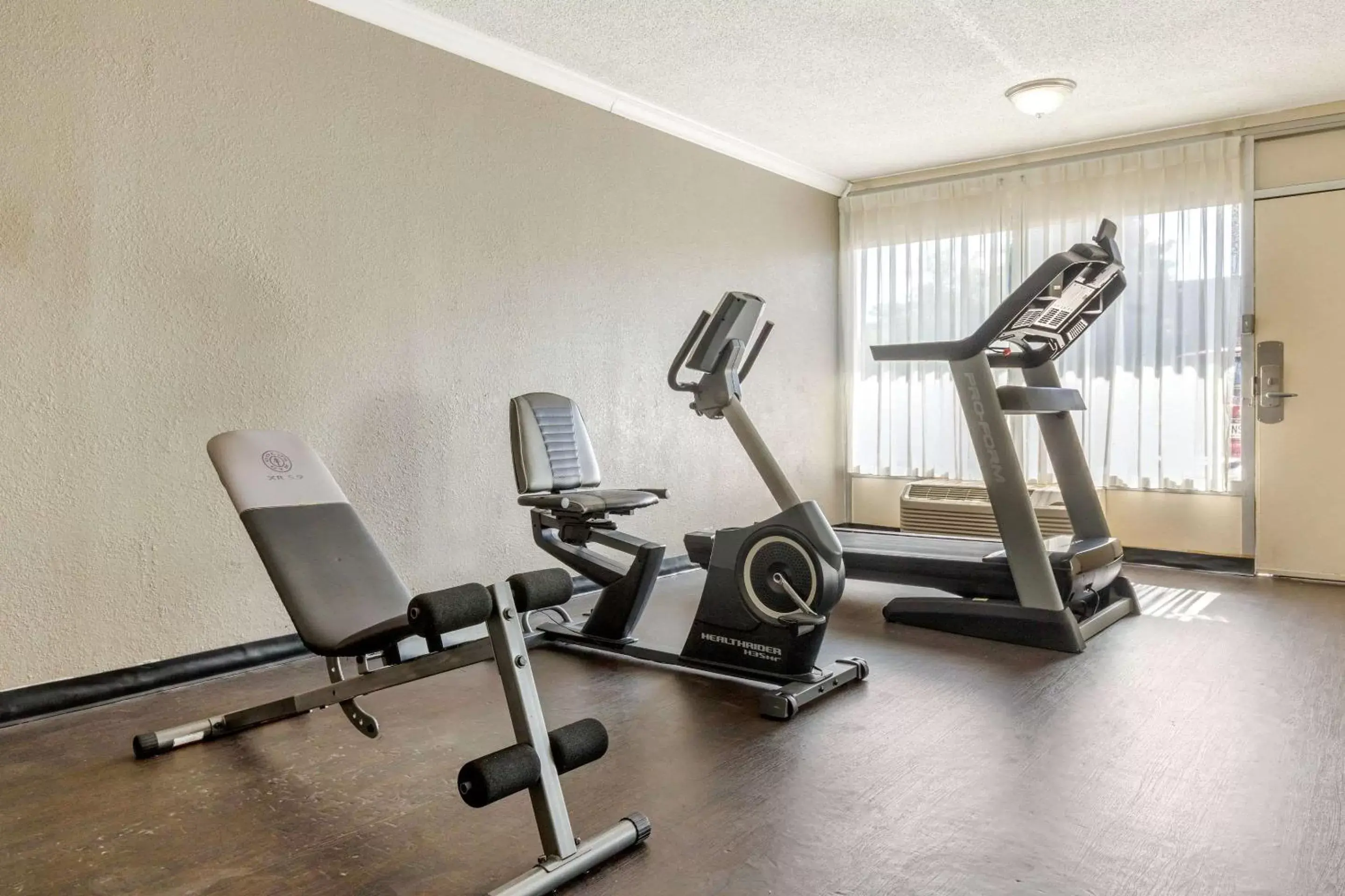 Fitness centre/facilities, Fitness Center/Facilities in Quality Inn Airport South