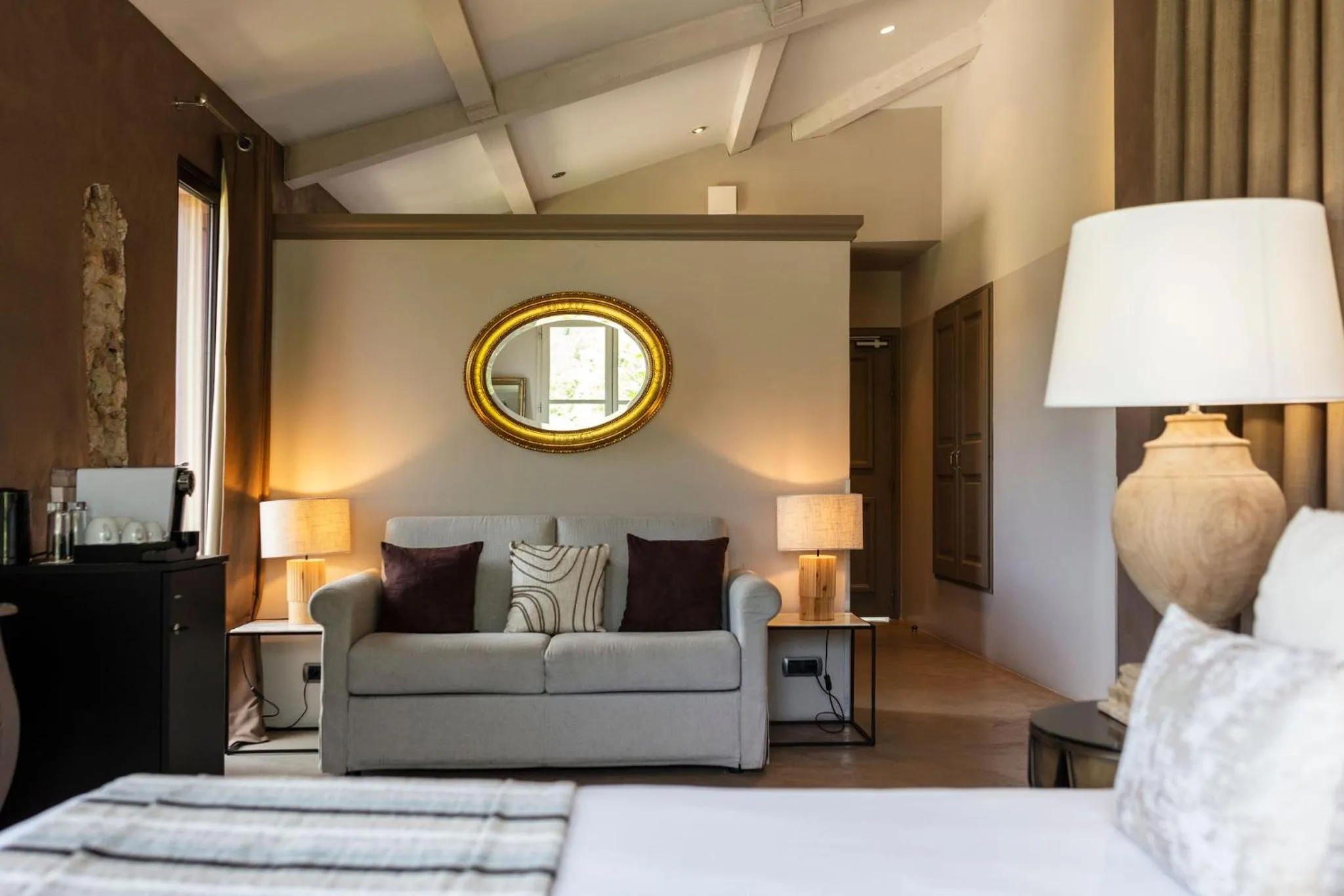 Shower, Bed in La Bastide Du Clos des Roses - Teritoria