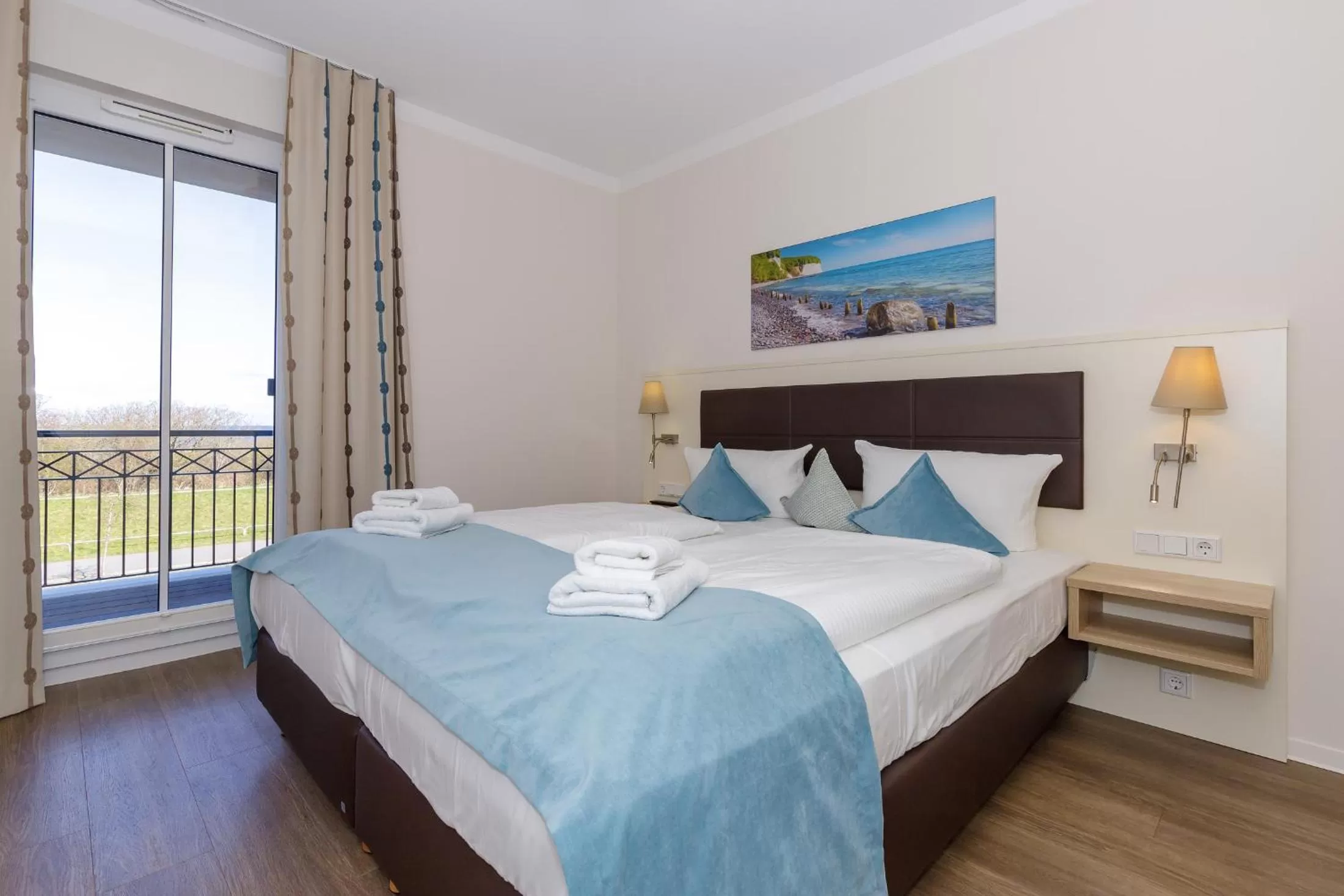 Bed in Aparthotel Waterkant Suites - Fewos am Meer mit SPA