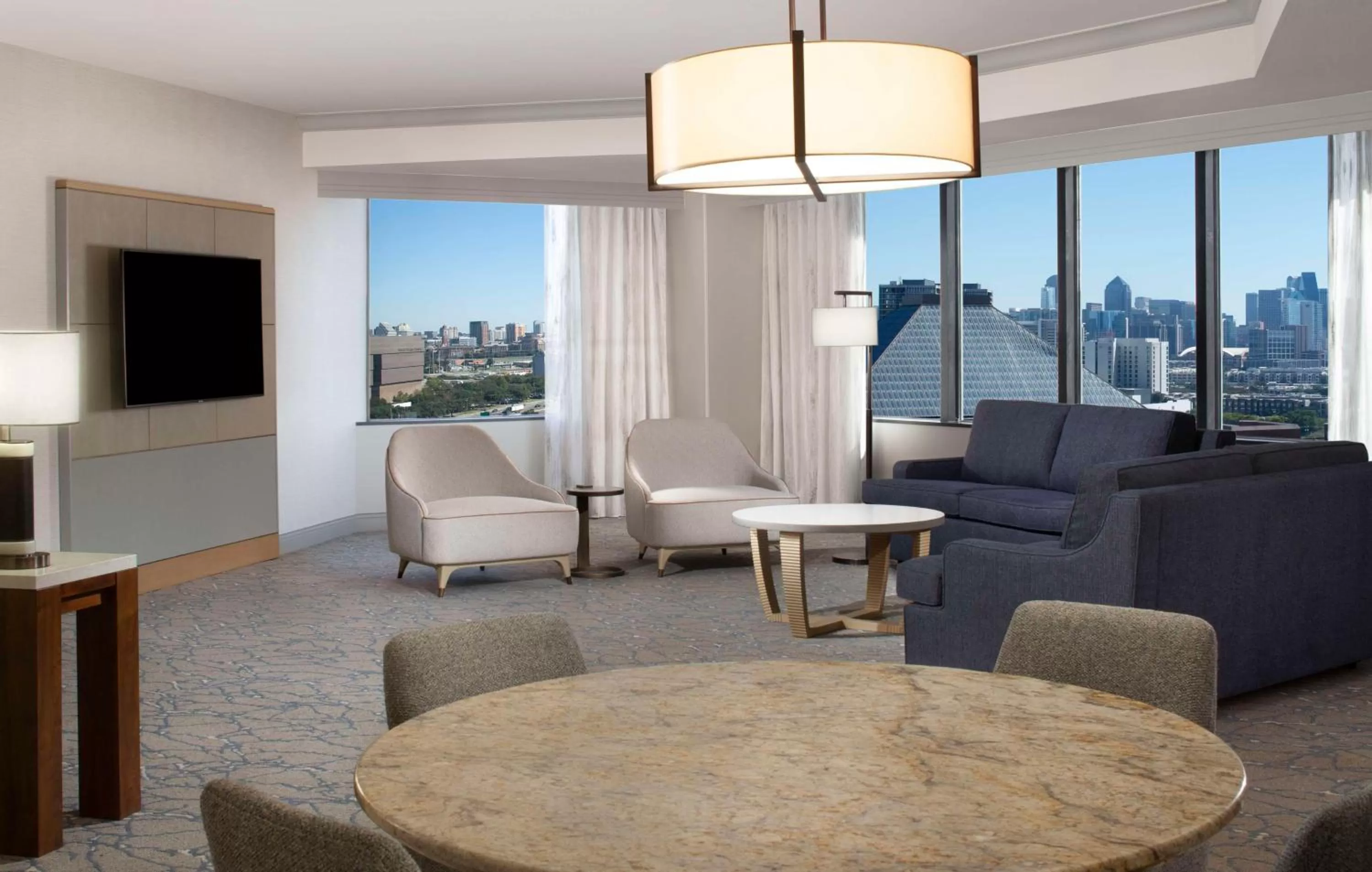 Bedroom in Hilton Anatole