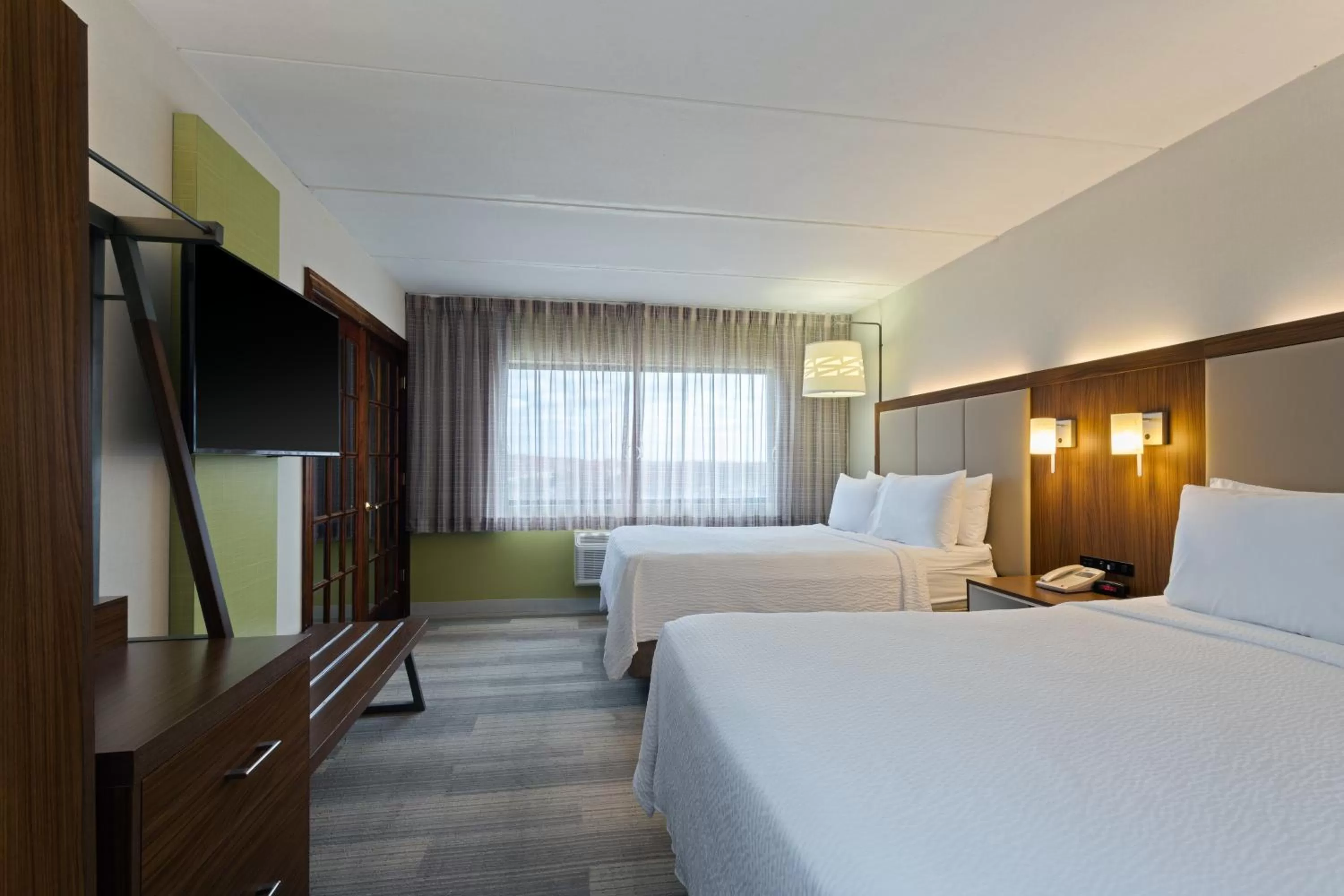 Bedroom, Bed in Holiday Inn Express Hauppauge-Long Island by IHG