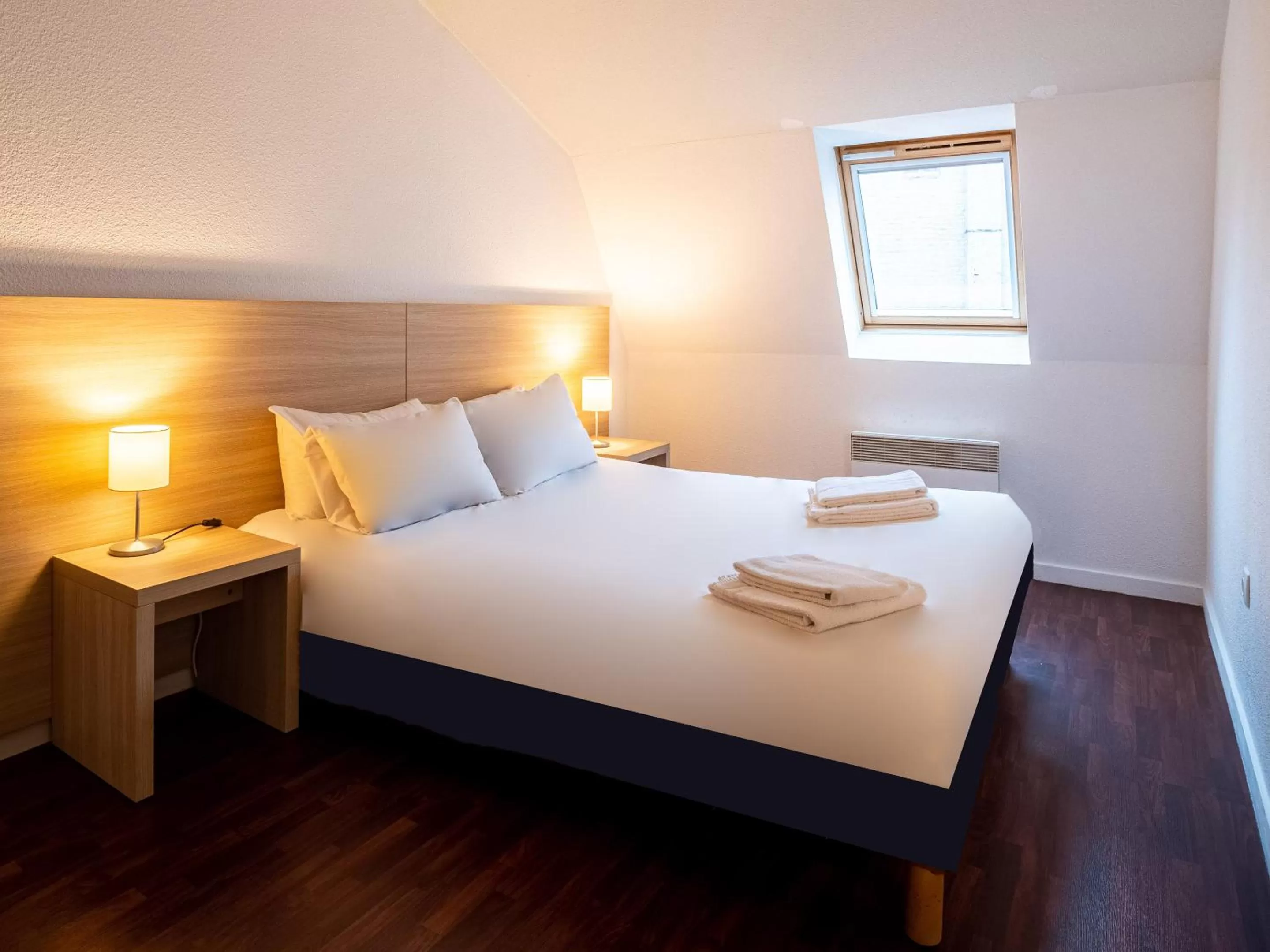 Bed in Residhotel St Etienne Centre