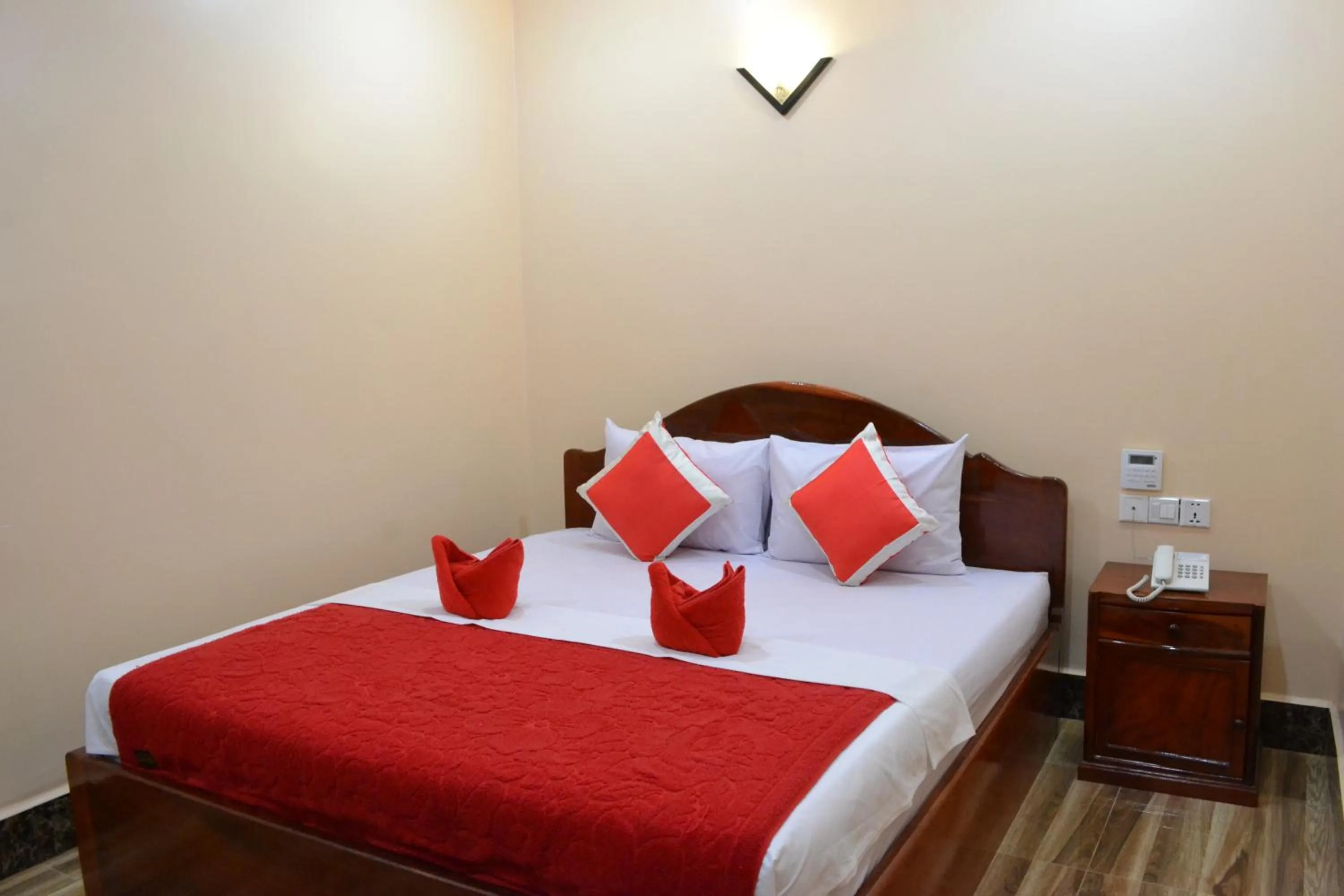 Bedroom, Bed in Capital Battambang Hotel