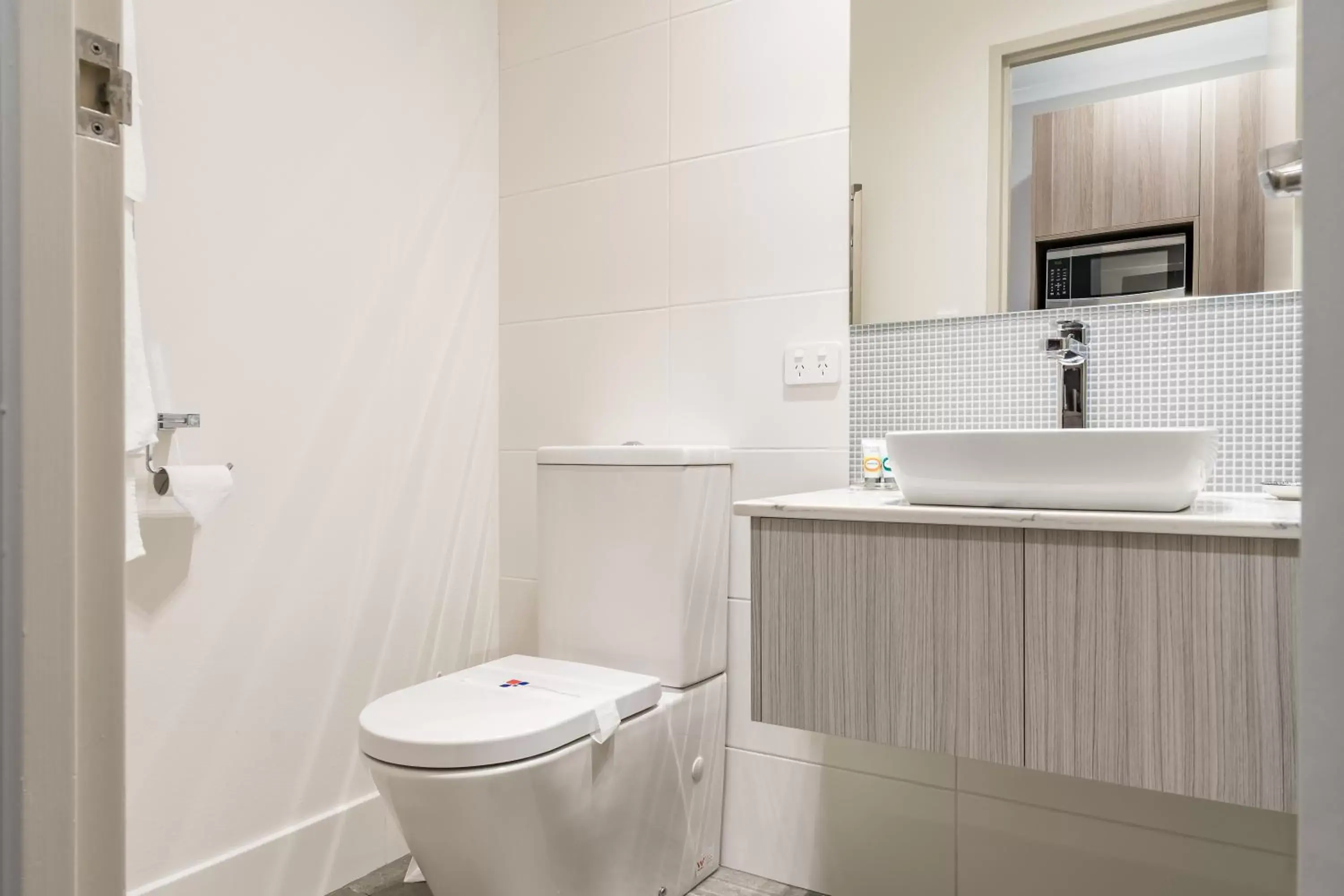 Toilet, Bathroom in The Lighthouse Hotel